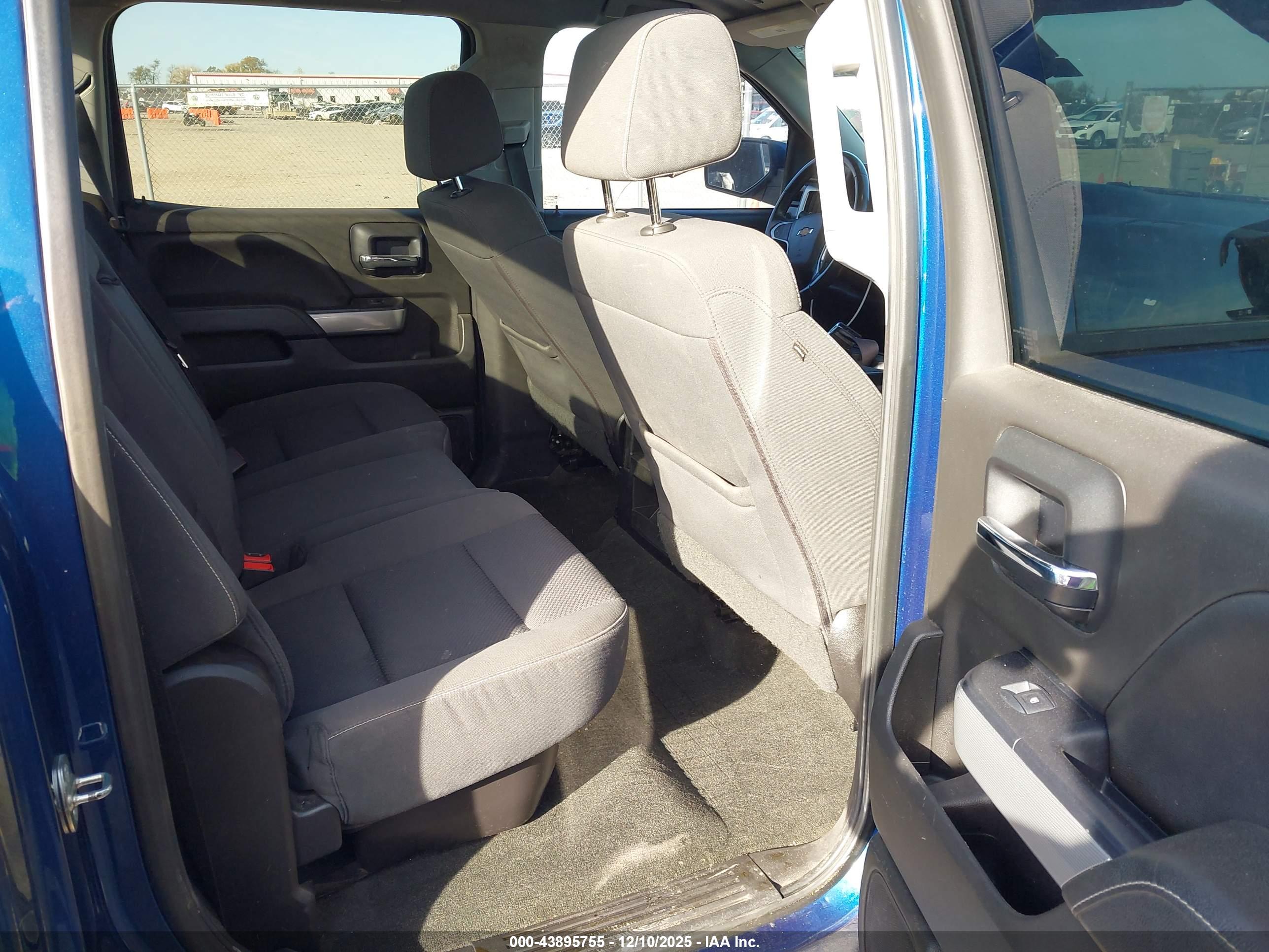 CHEVROLET SILVERADO image 8