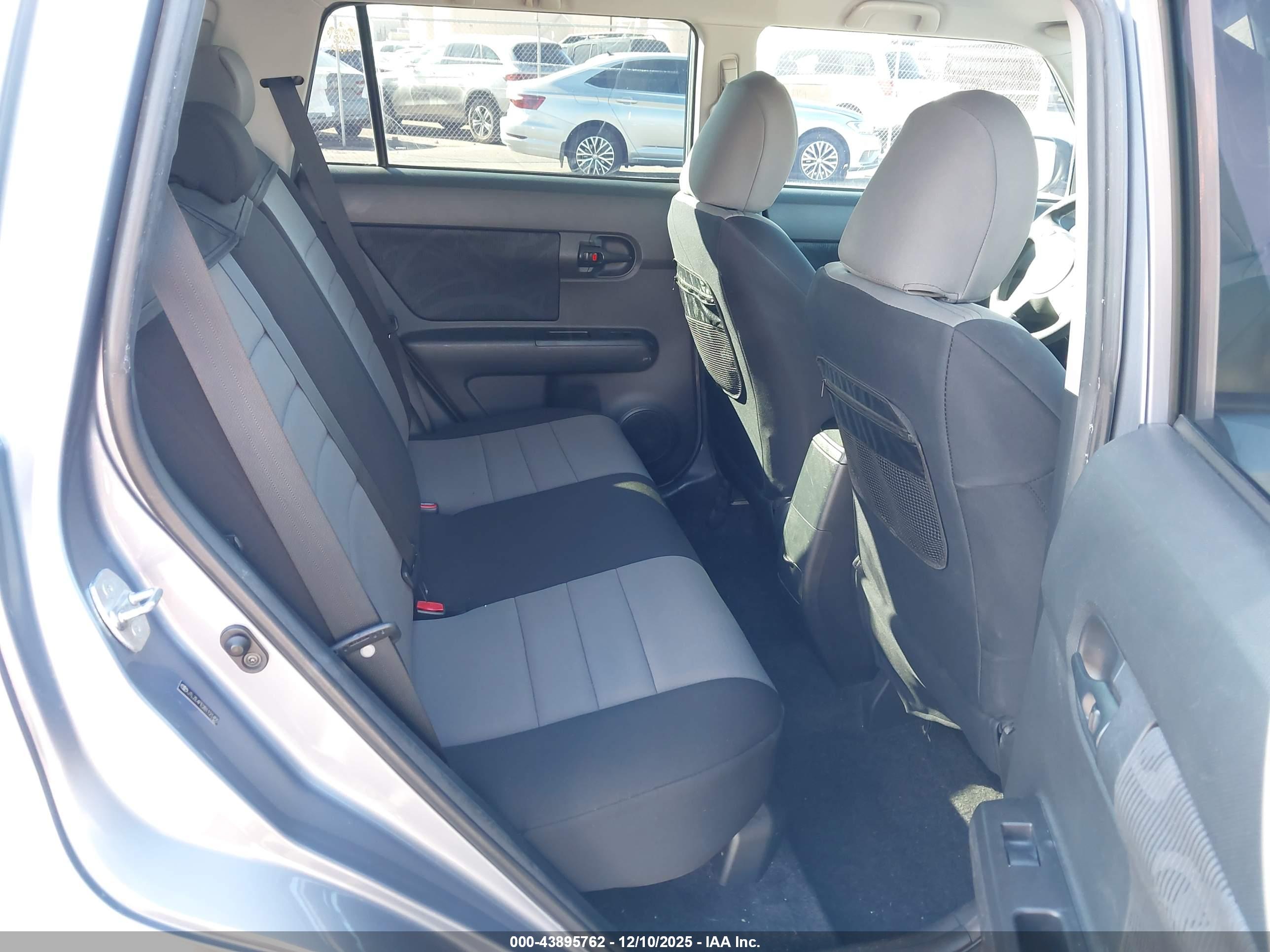 SCION XB image 8