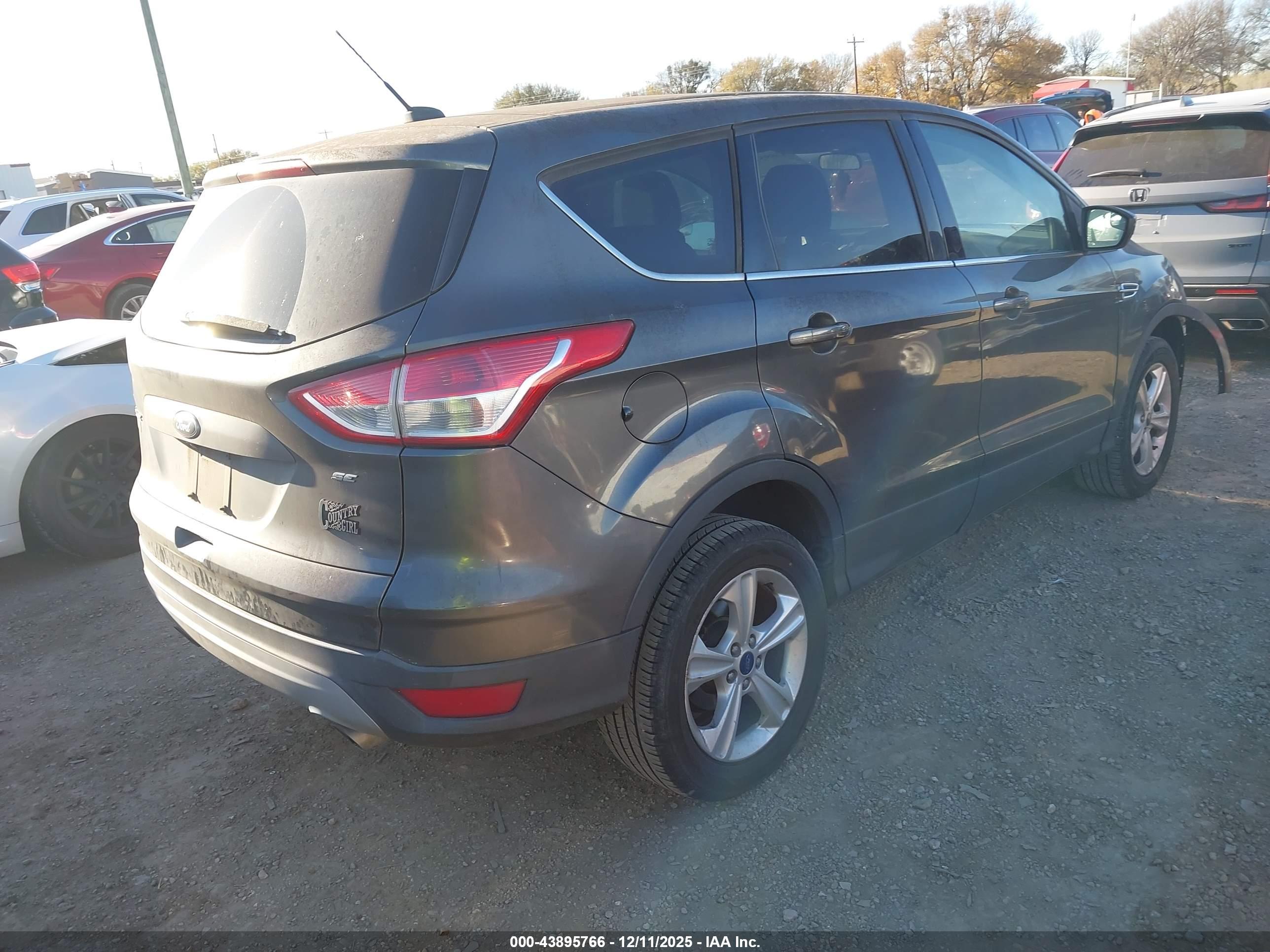 FORD ESCAPE image 4