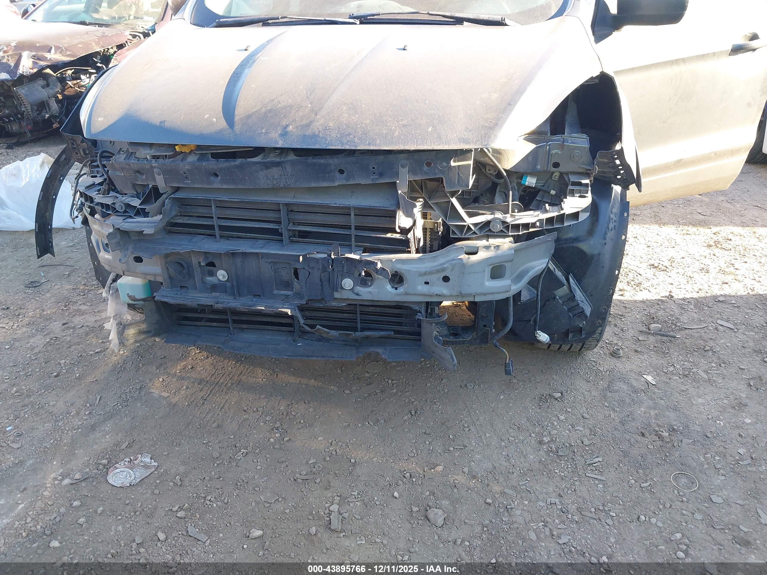 FORD ESCAPE image 6