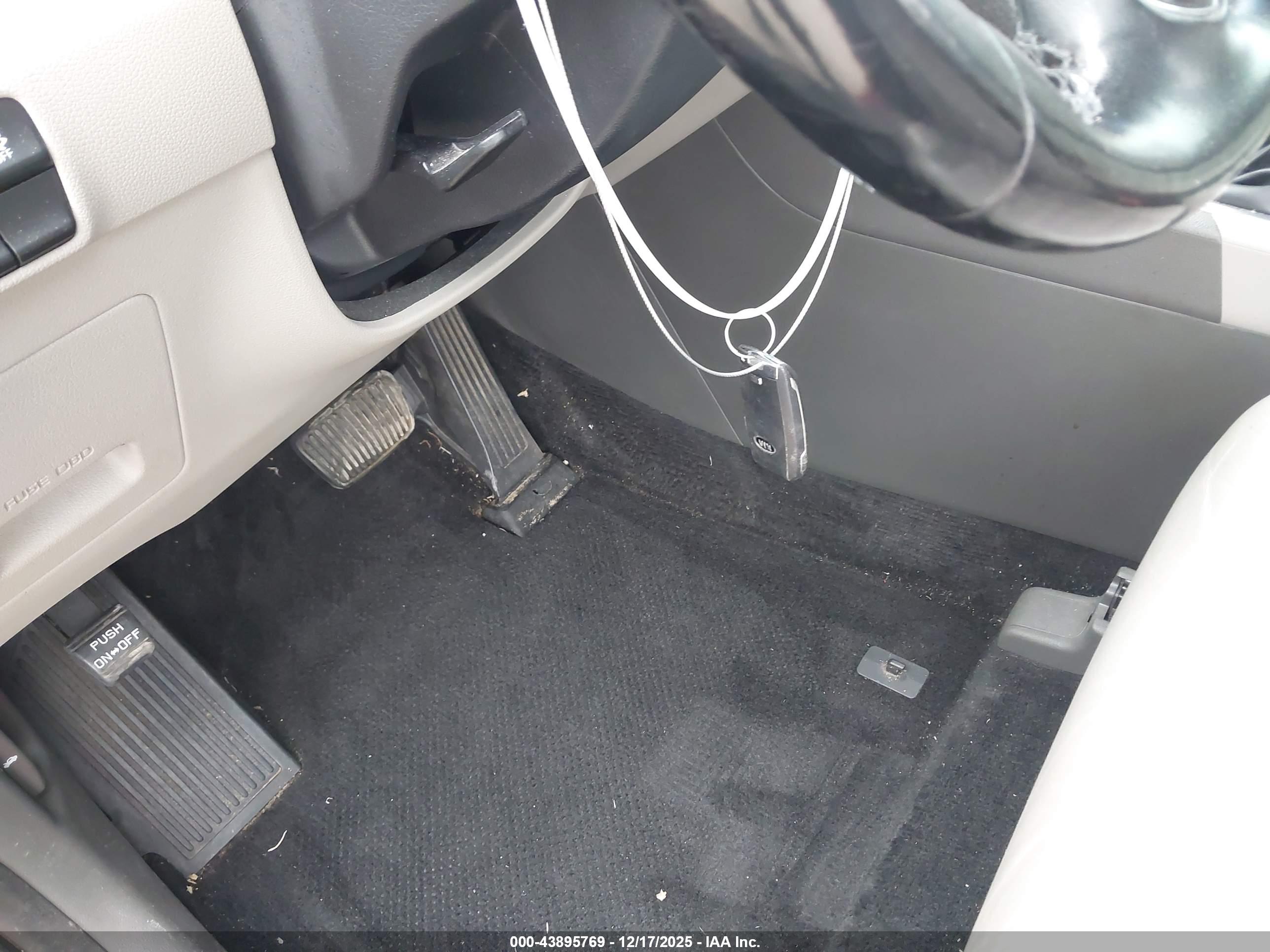 KIA SPORTAGE image 11