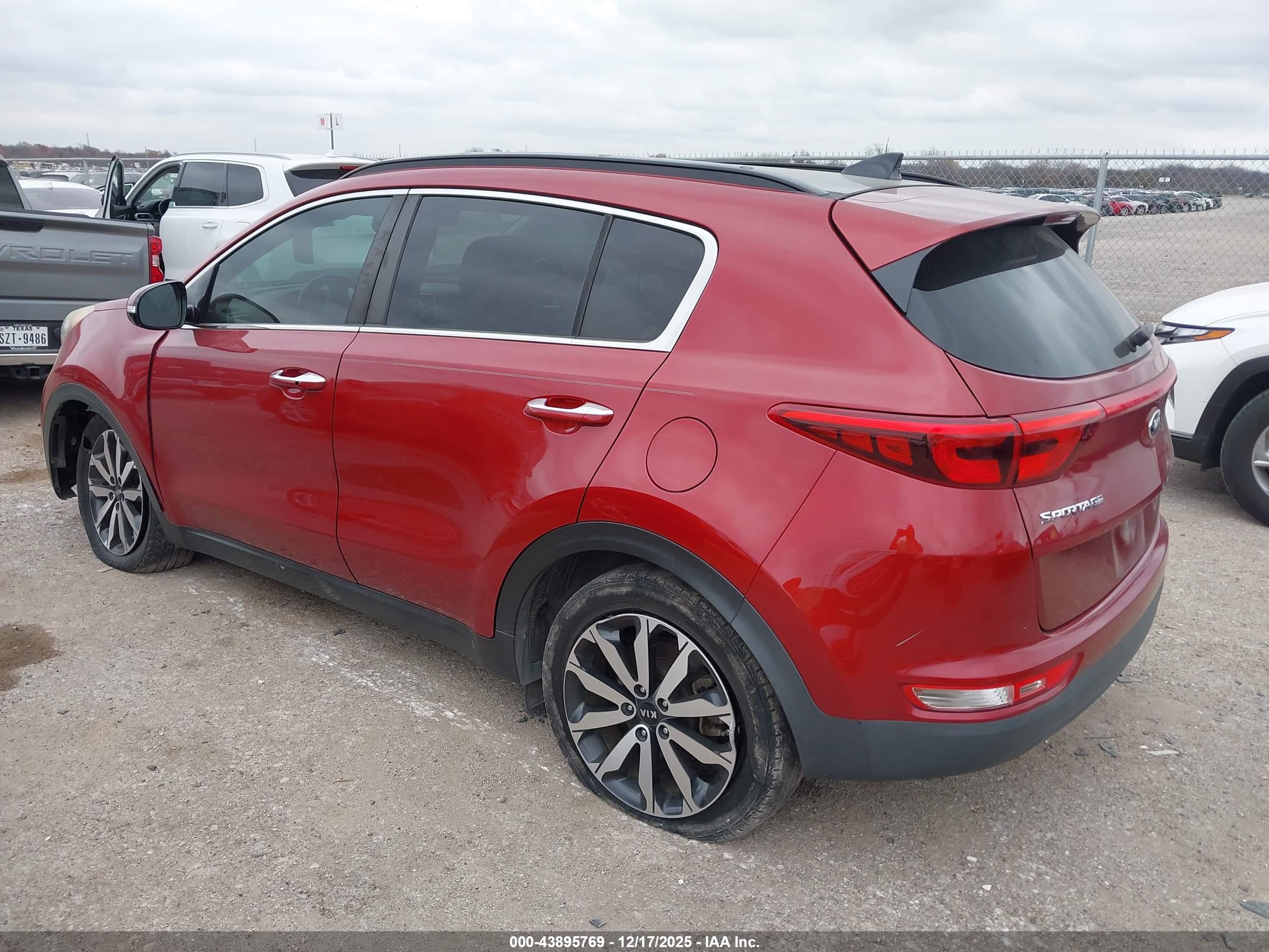 KIA SPORTAGE image 3