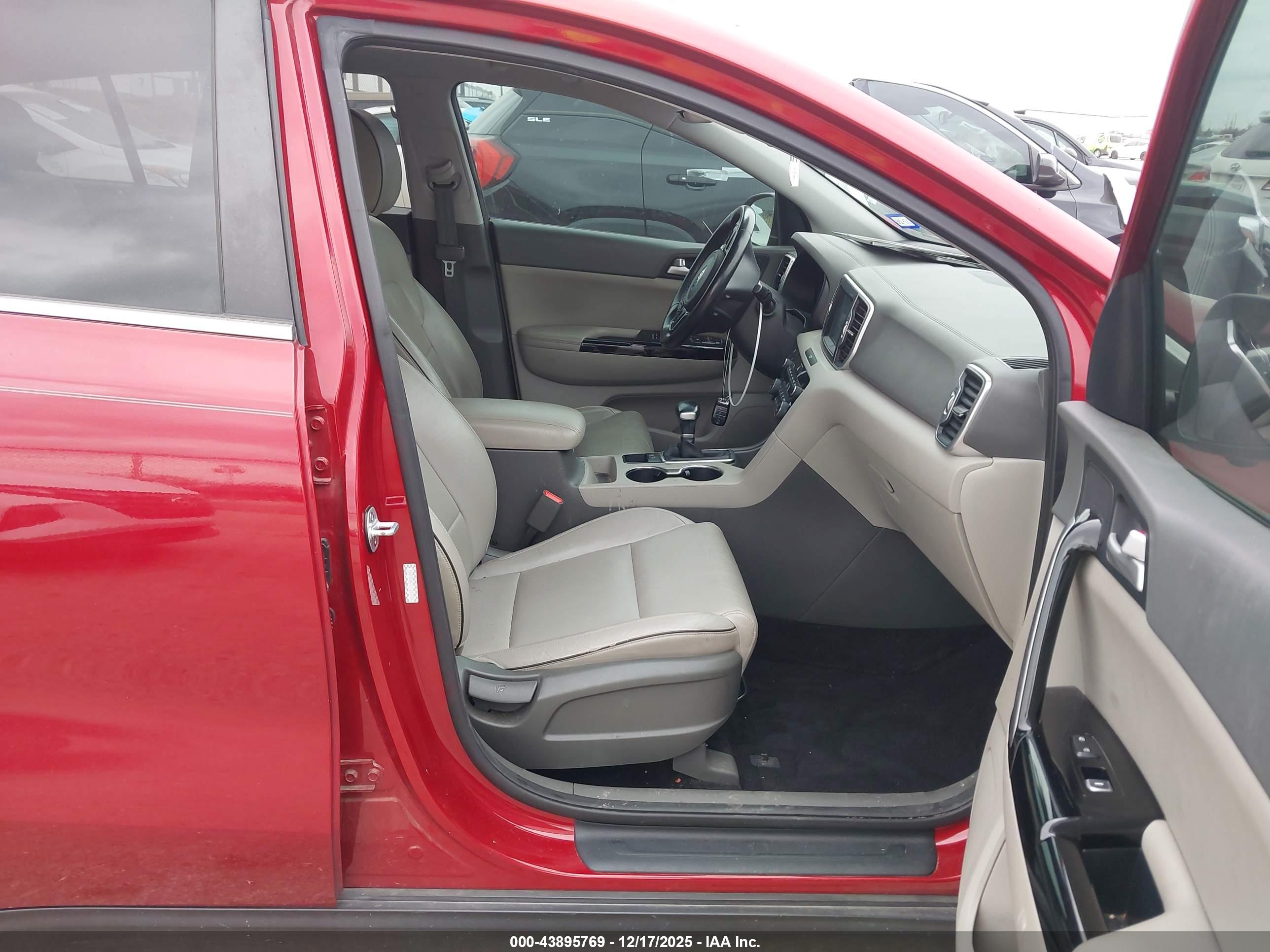 KIA SPORTAGE image 5