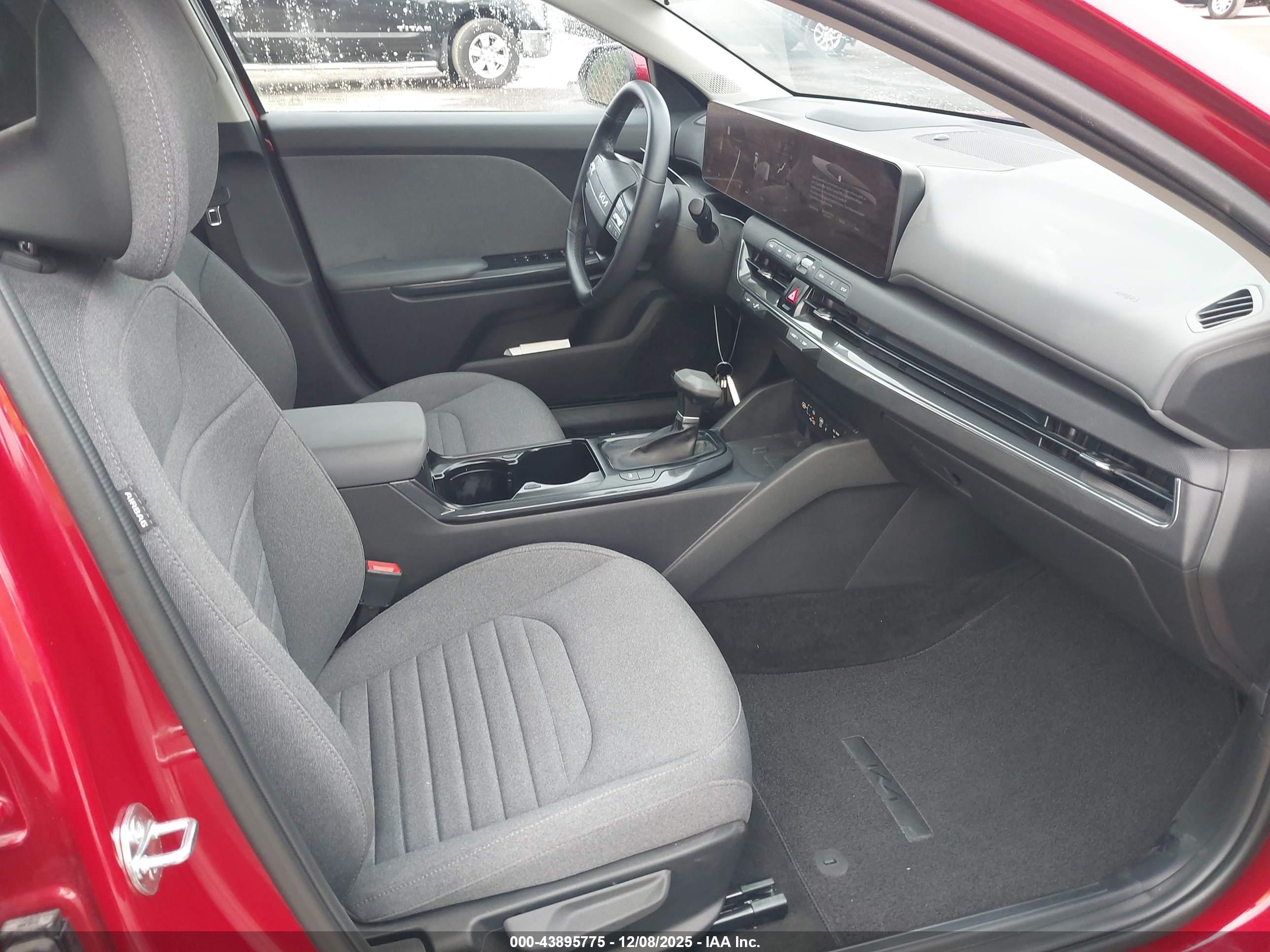 KIA K4 image 5