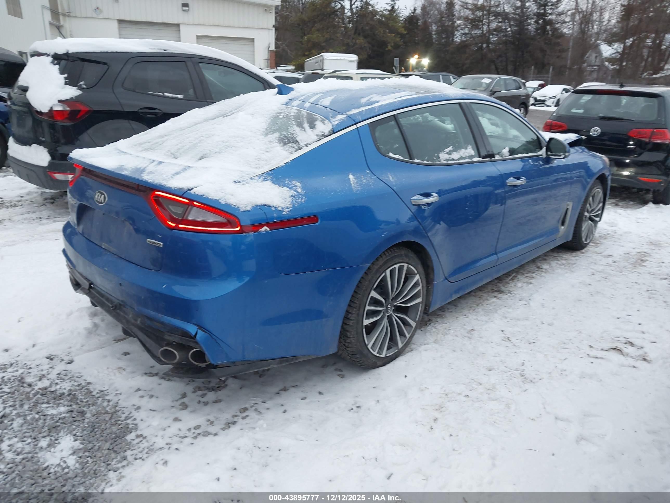 KIA STINGER image 4