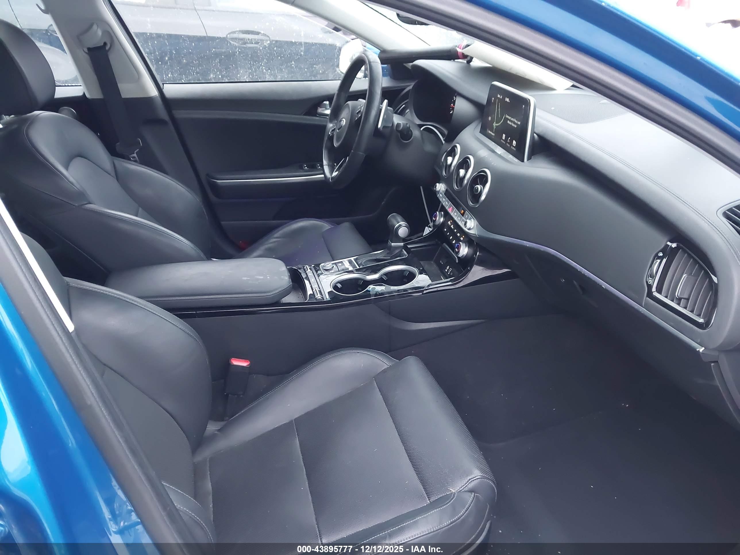 KIA STINGER image 5