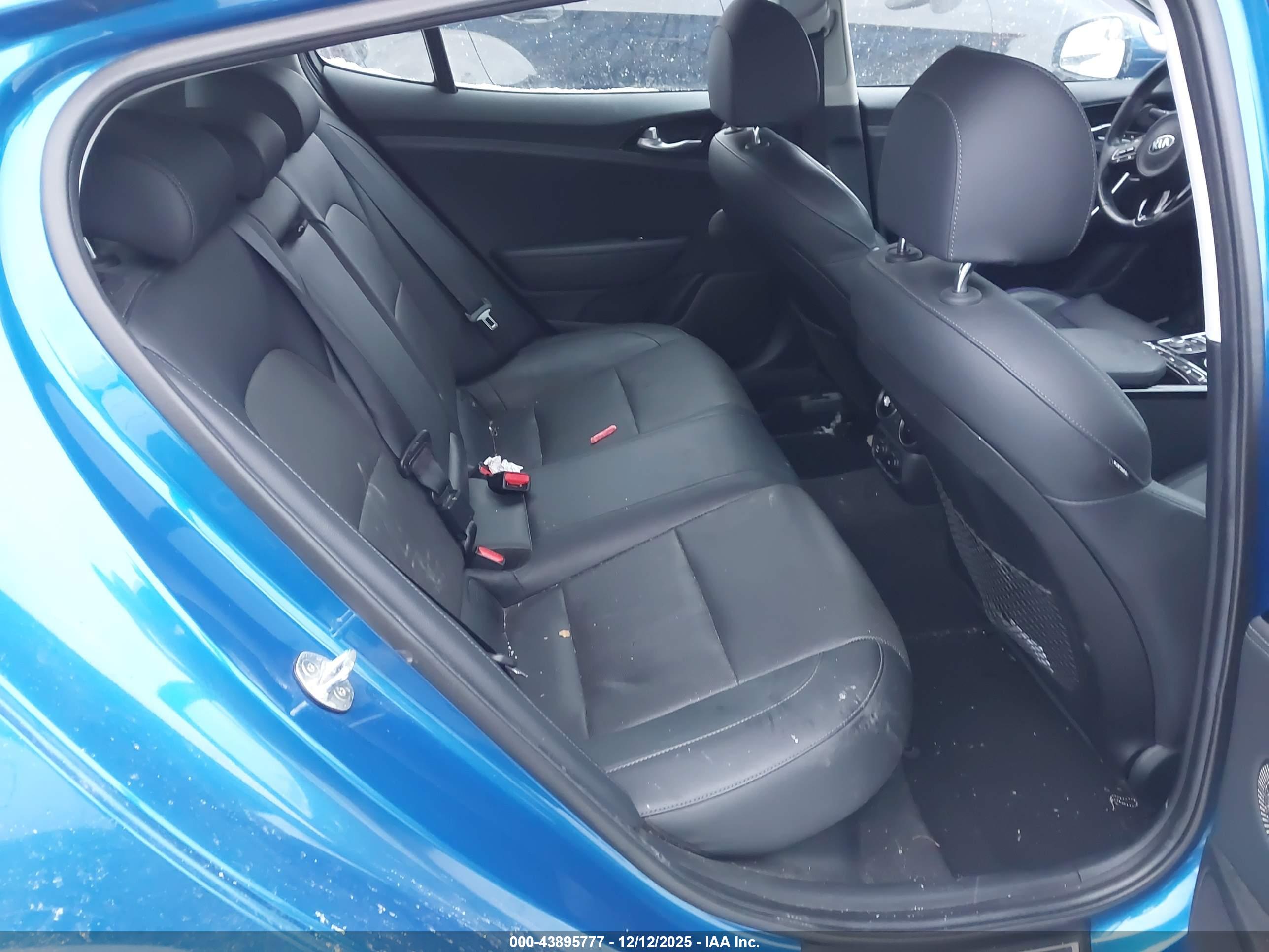 KIA STINGER image 8