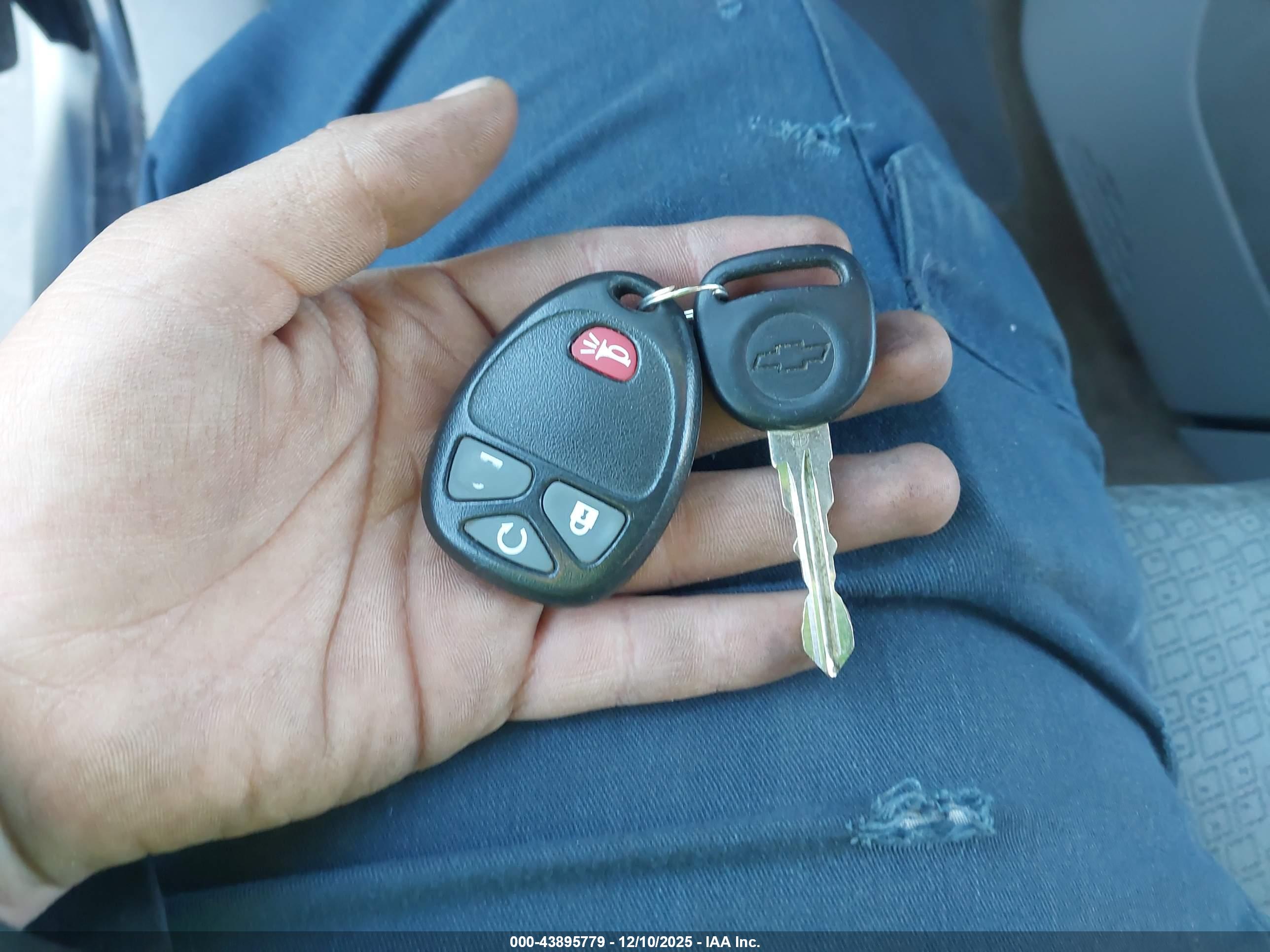 CHEVROLET EQUINOX image 11