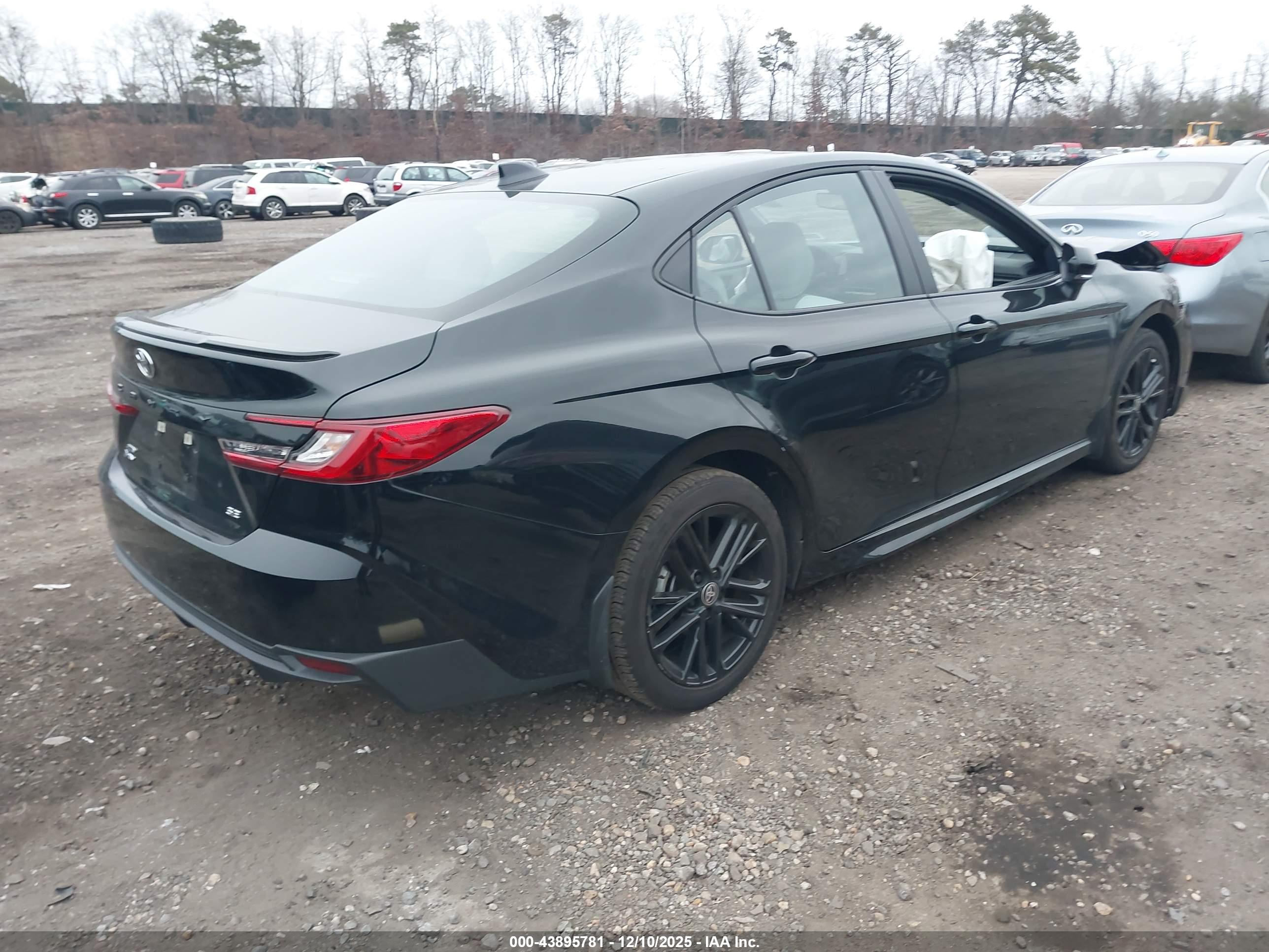 TOYOTA CAMRY image 4