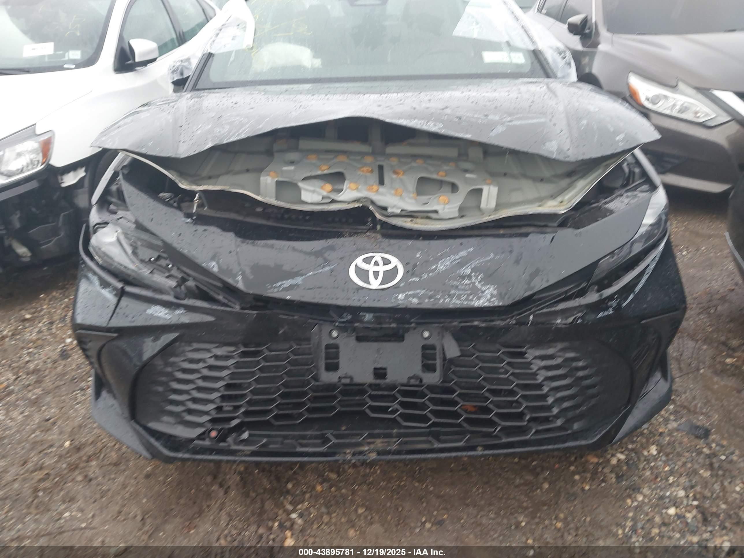 TOYOTA CAMRY image 6
