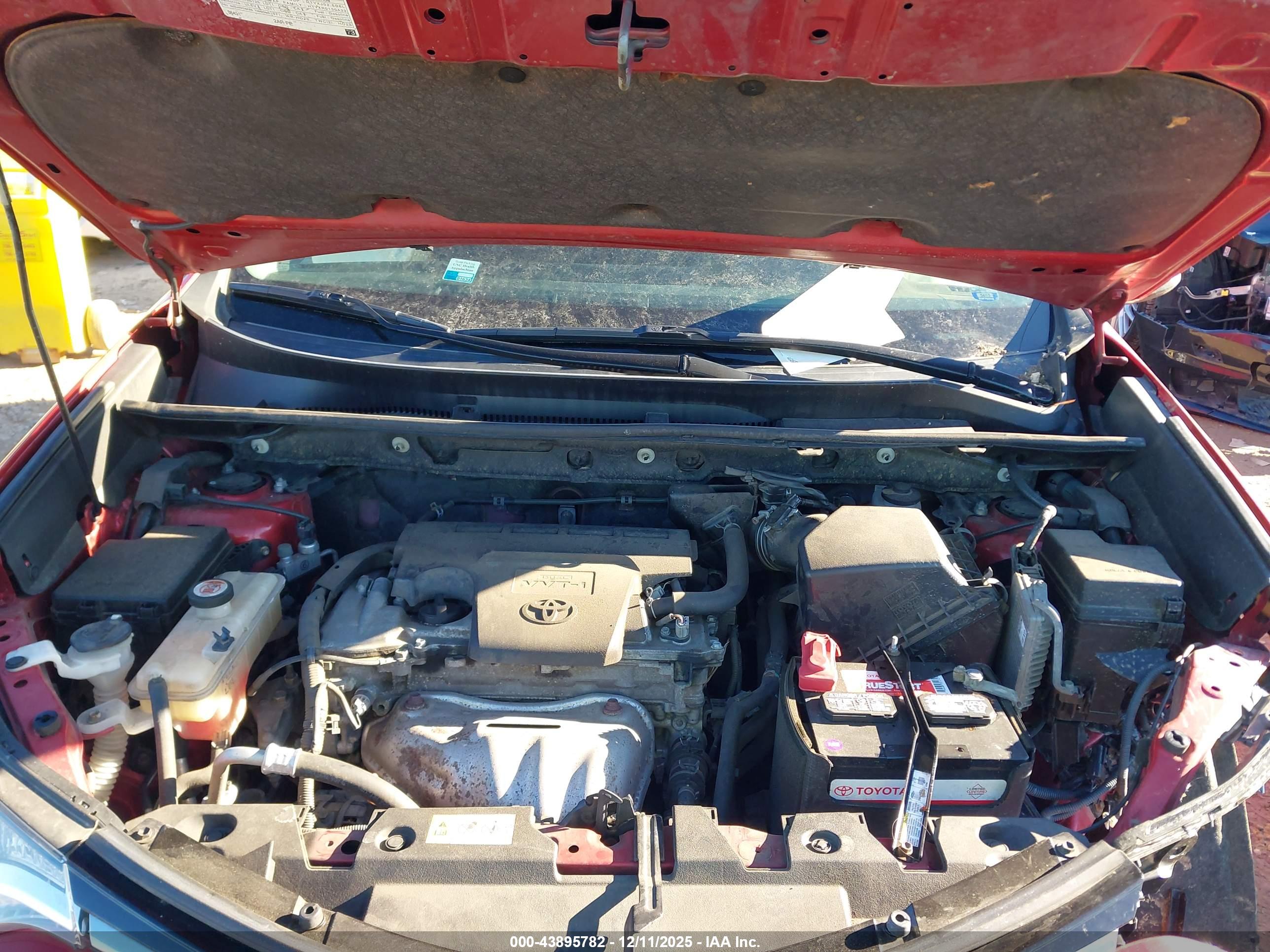 TOYOTA RAV4 image 10