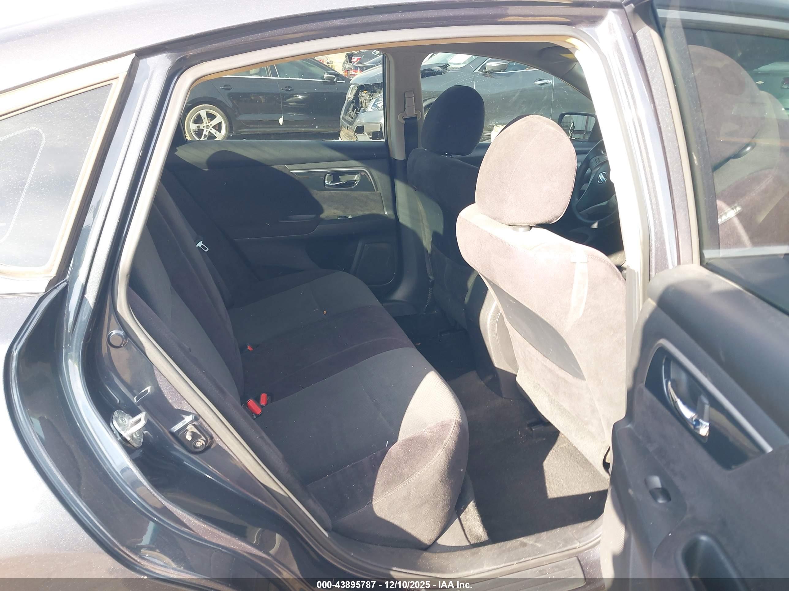 NISSAN ALTIMA image 8