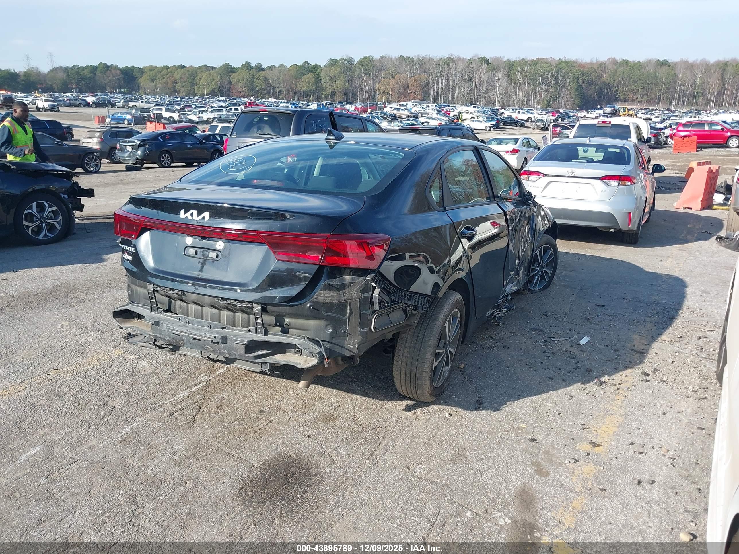KIA FORTE image 4