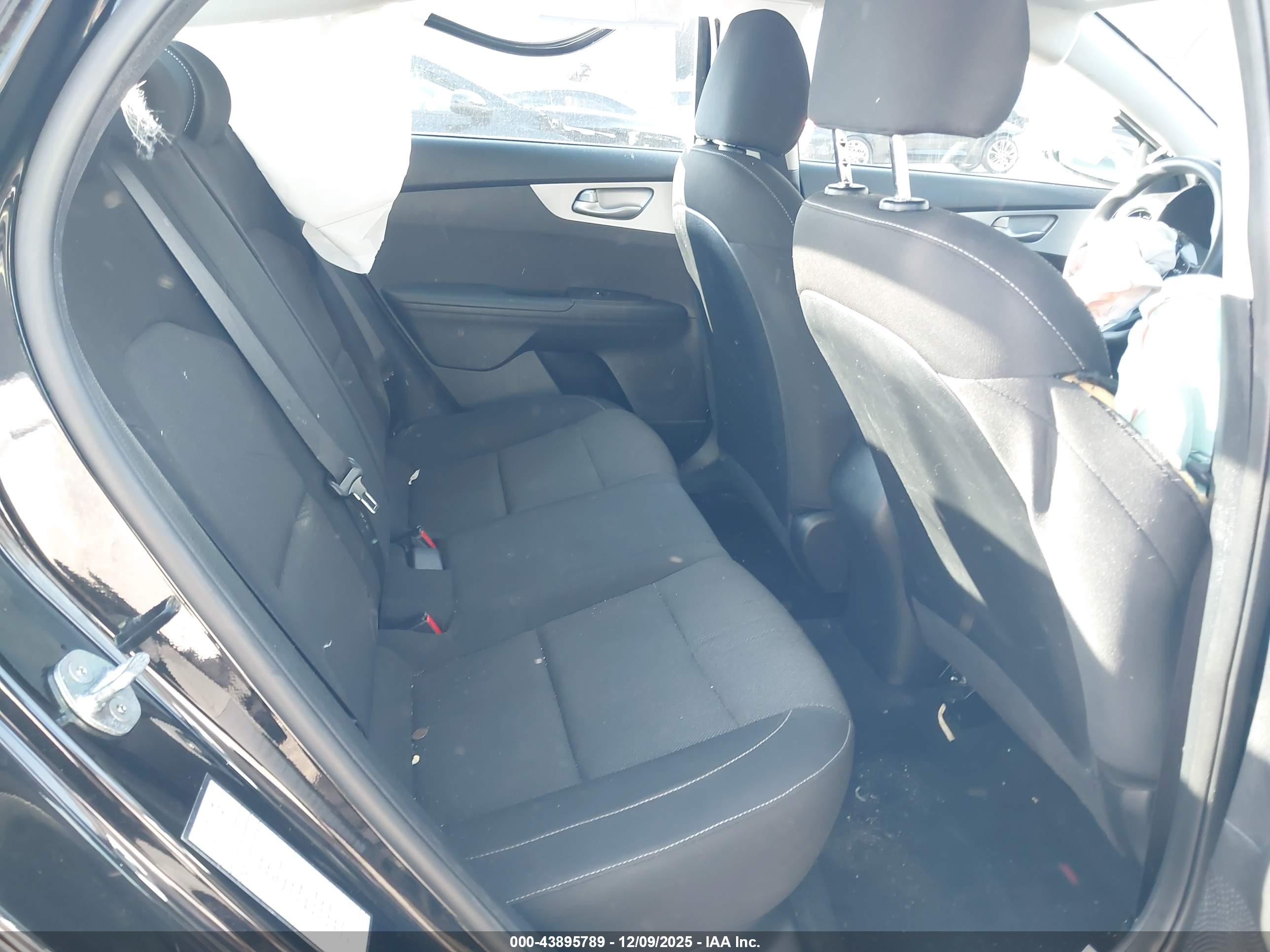 KIA FORTE image 8