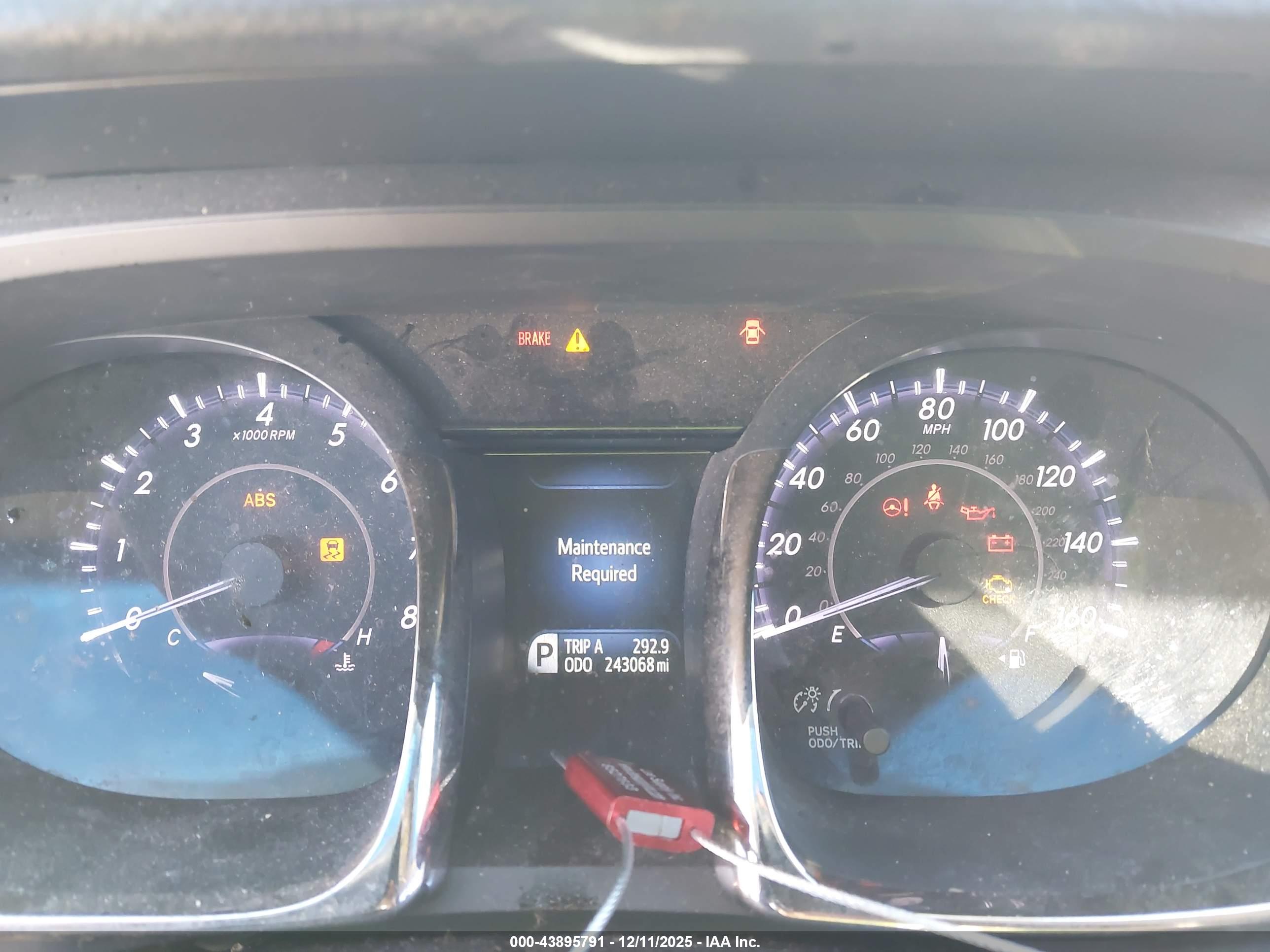 TOYOTA AVALON image 7
