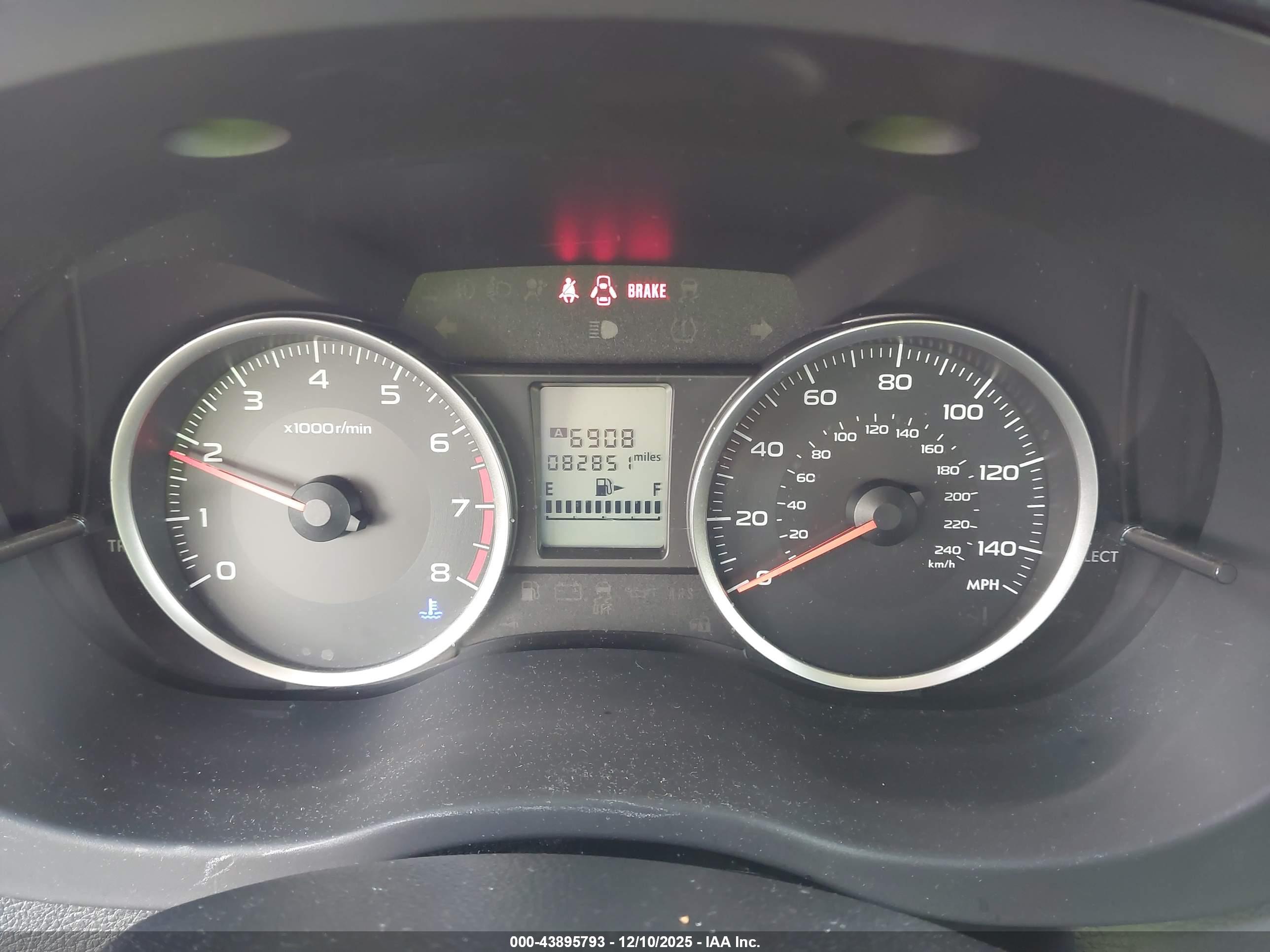 SUBARU FORESTER image 7