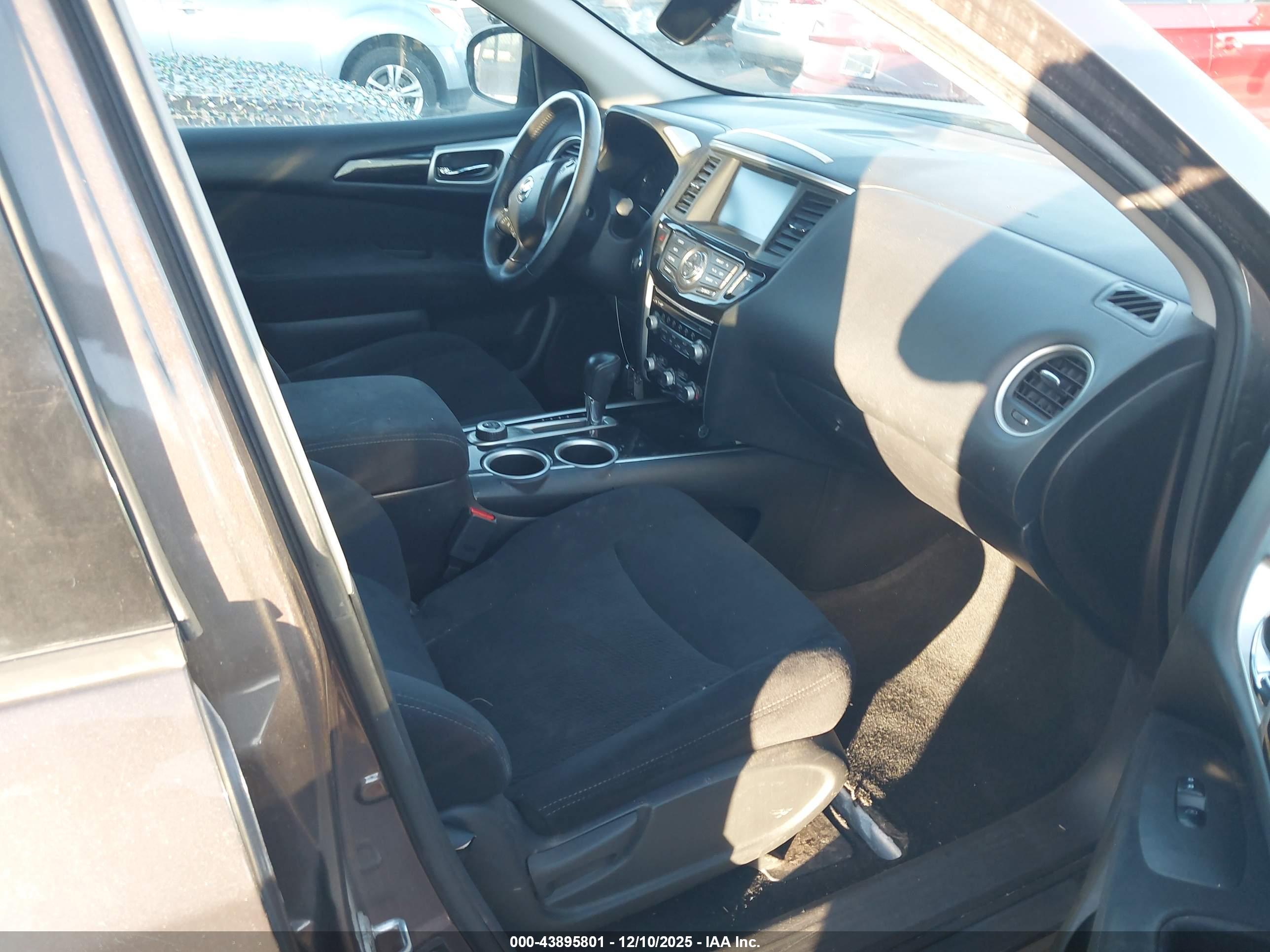 NISSAN PATHFINDER image 5