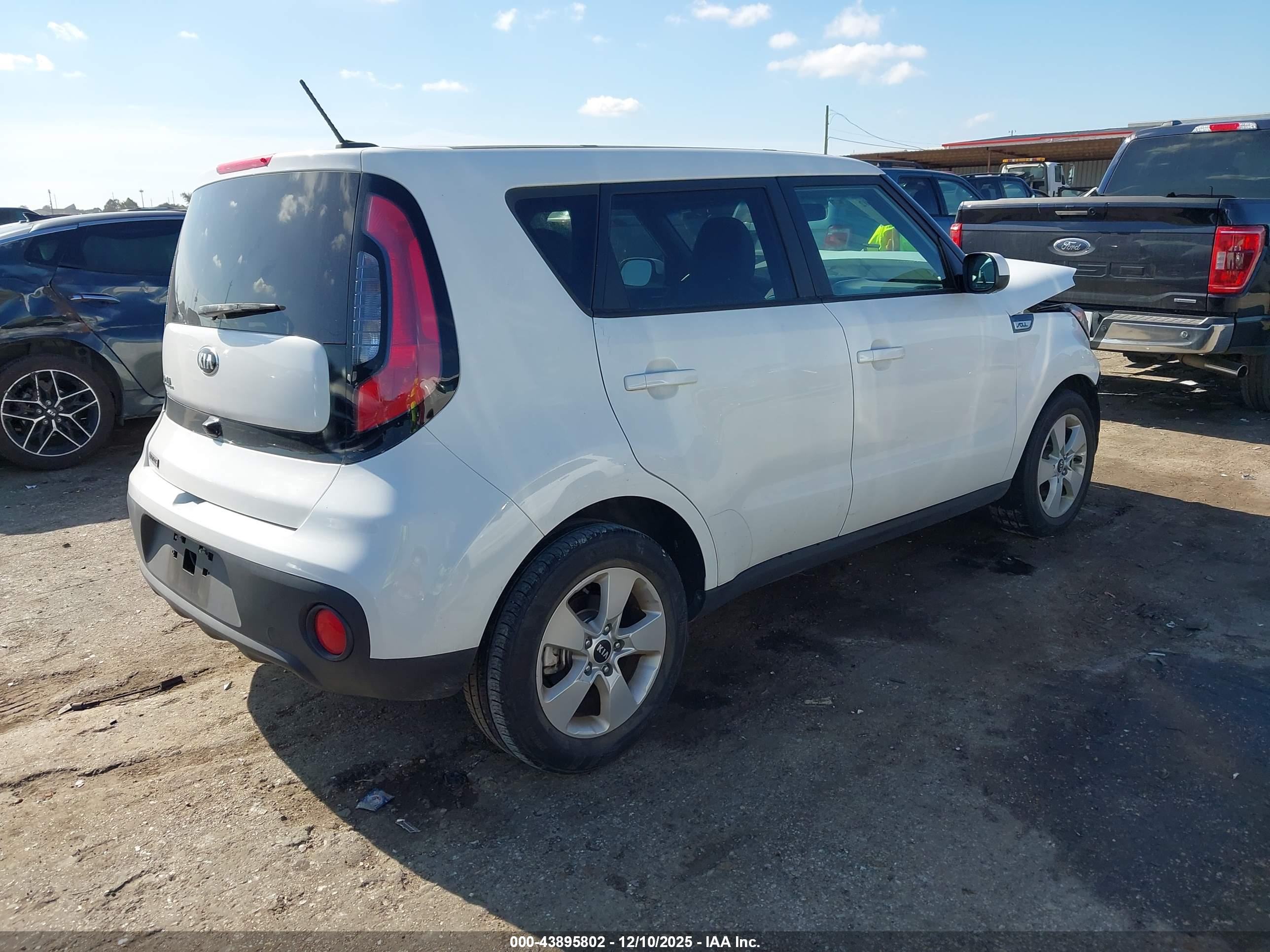 KIA SOUL image 4