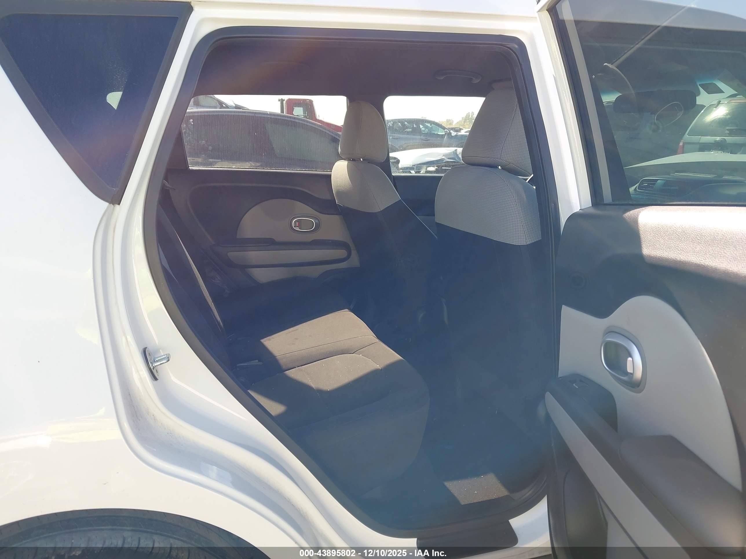 KIA SOUL image 8