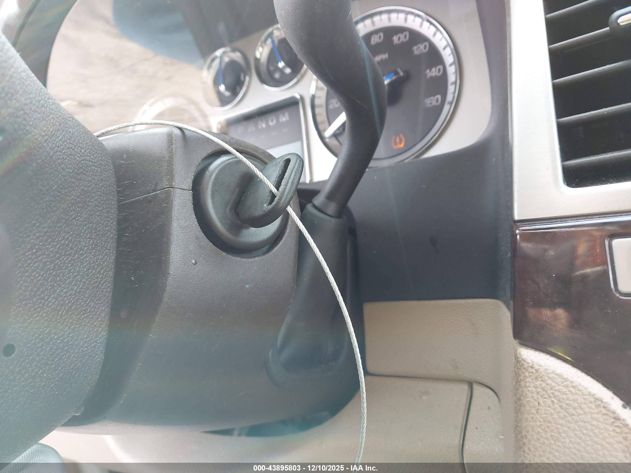 CADILLAC ESCALADE image 11