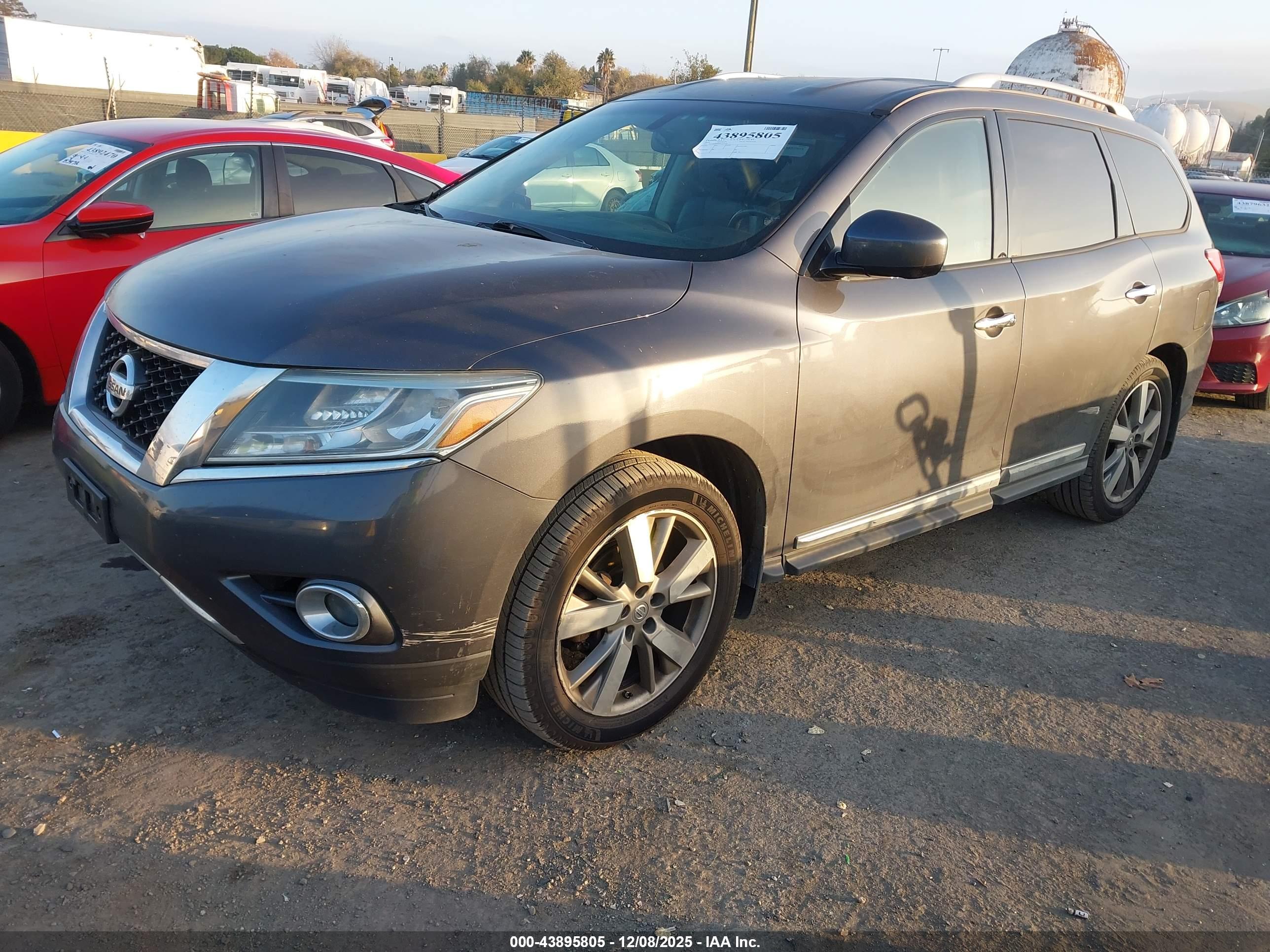 NISSAN PATHFINDER image 2