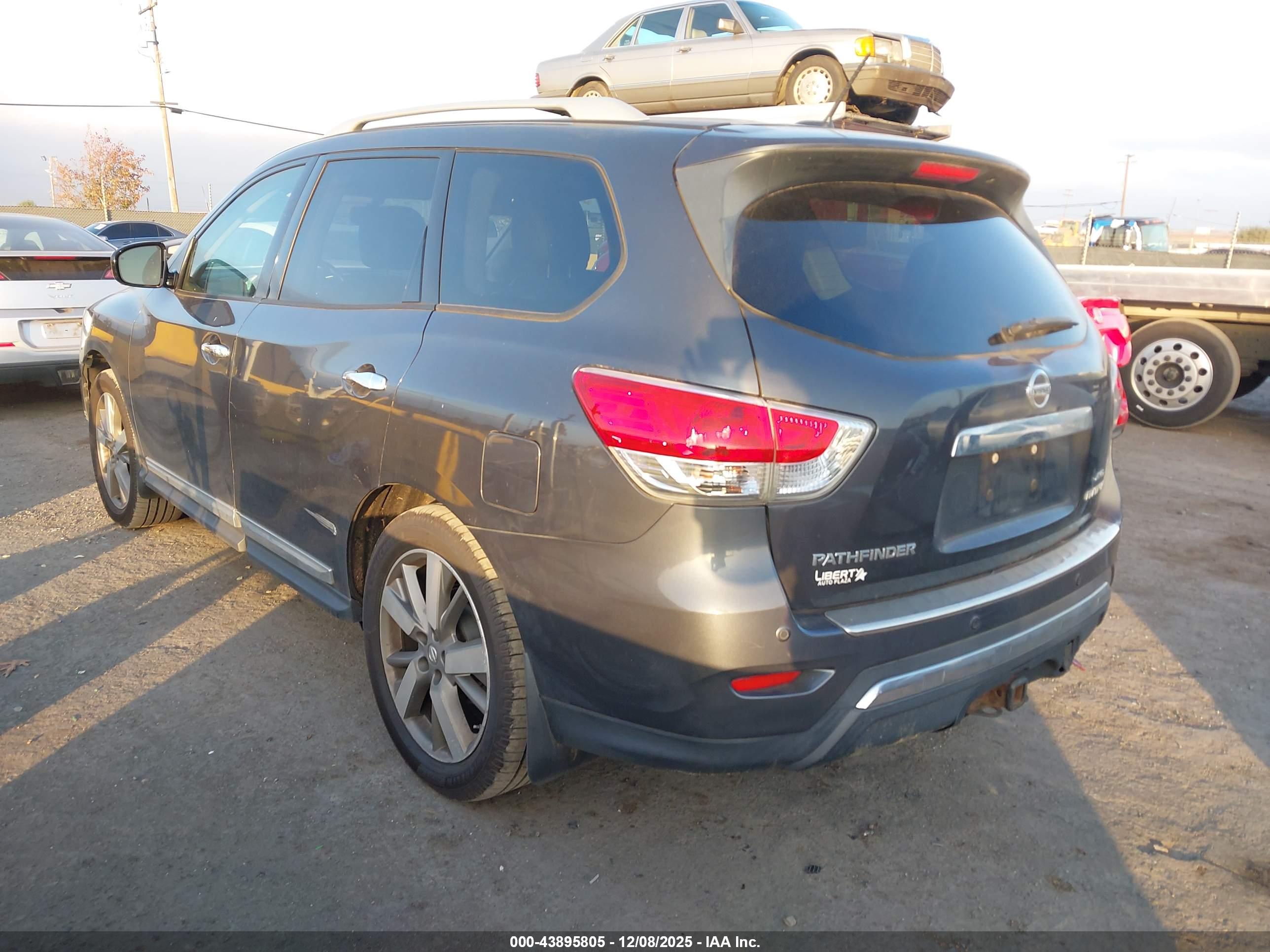 NISSAN PATHFINDER image 3