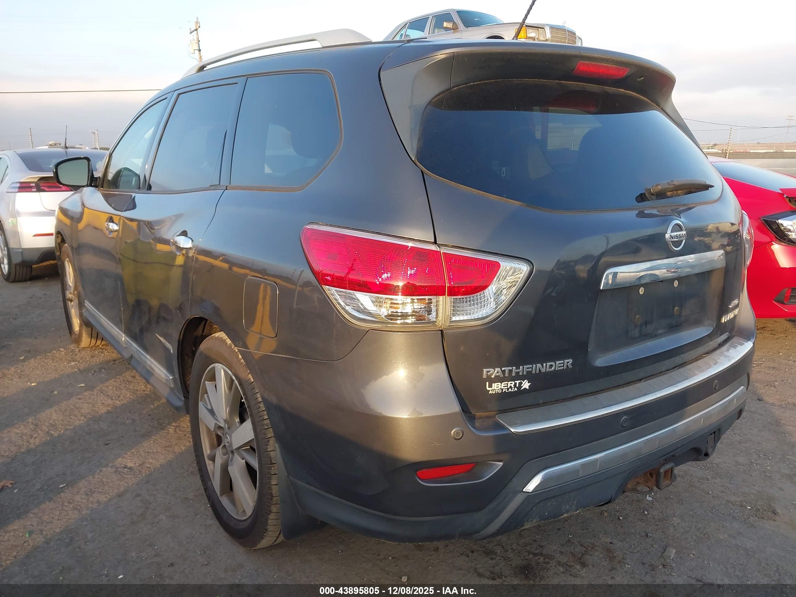 NISSAN PATHFINDER image 6