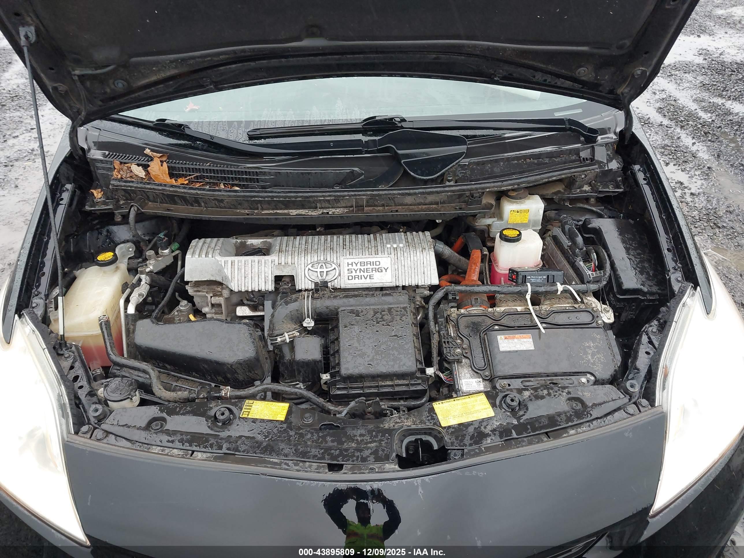 TOYOTA PRIUS image 10