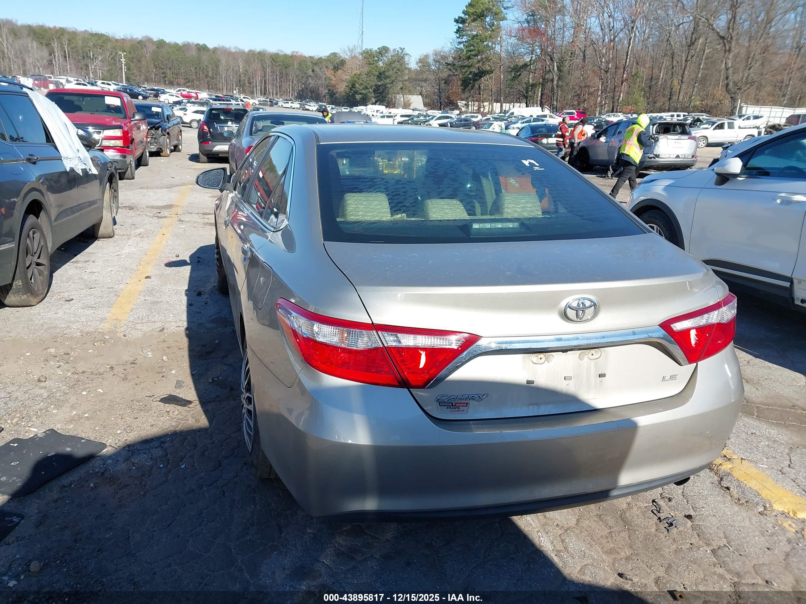 TOYOTA CAMRY image 3