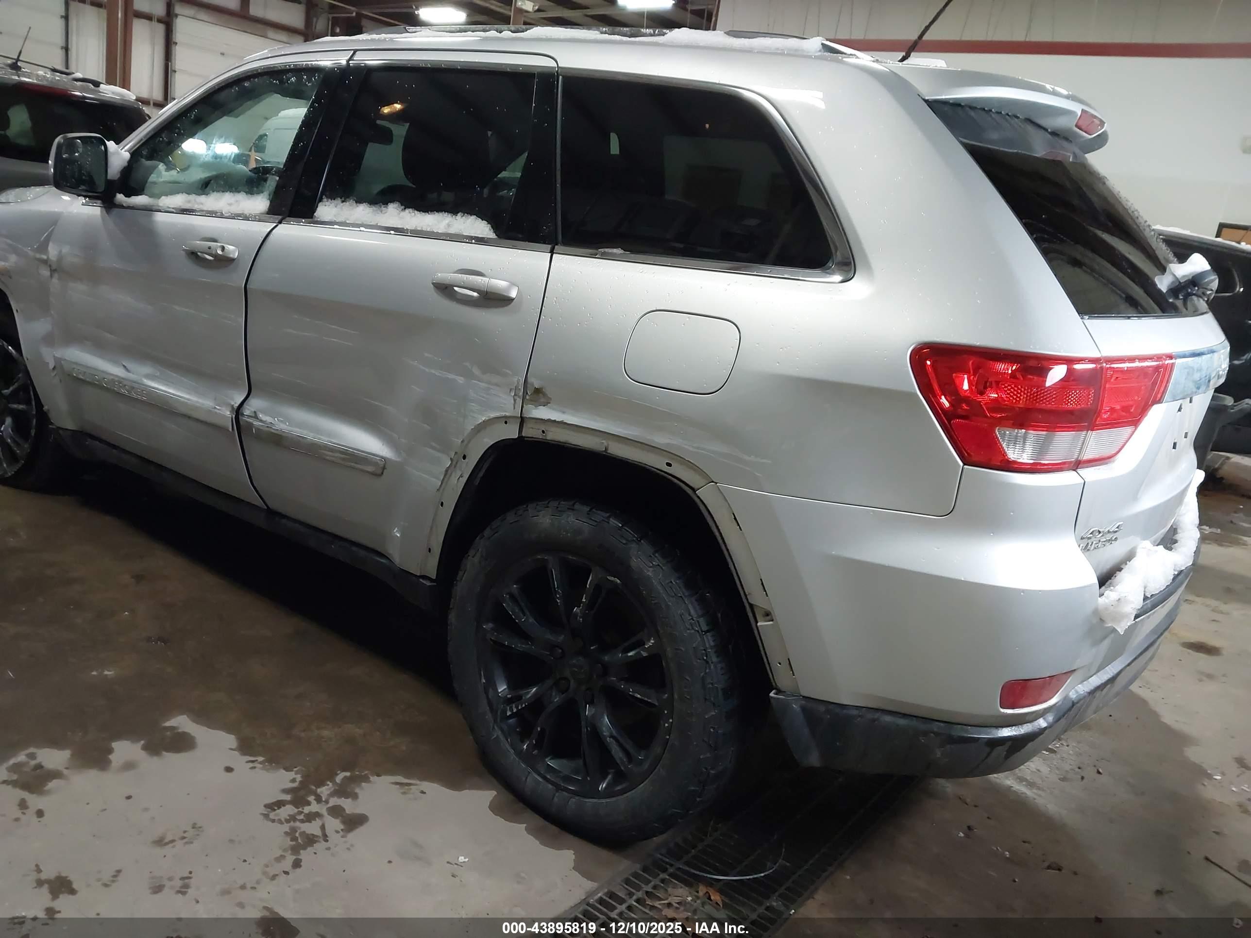 JEEP GRAND image 3