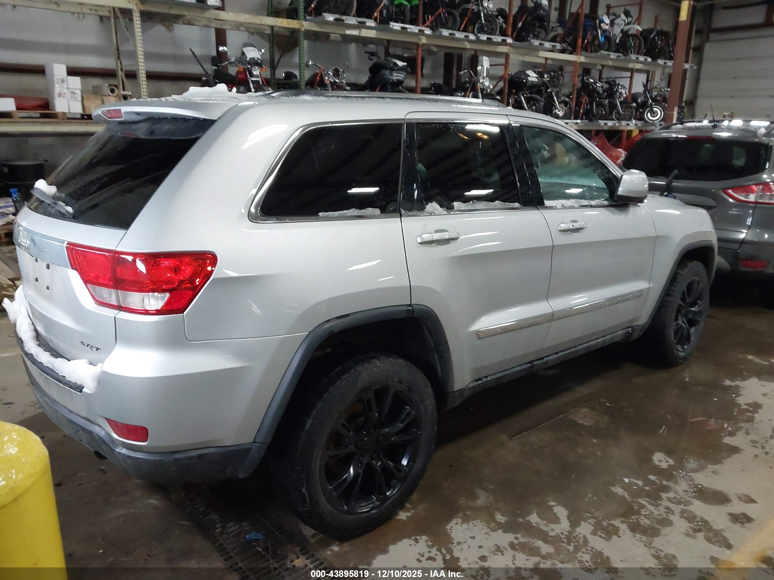 JEEP GRAND image 4