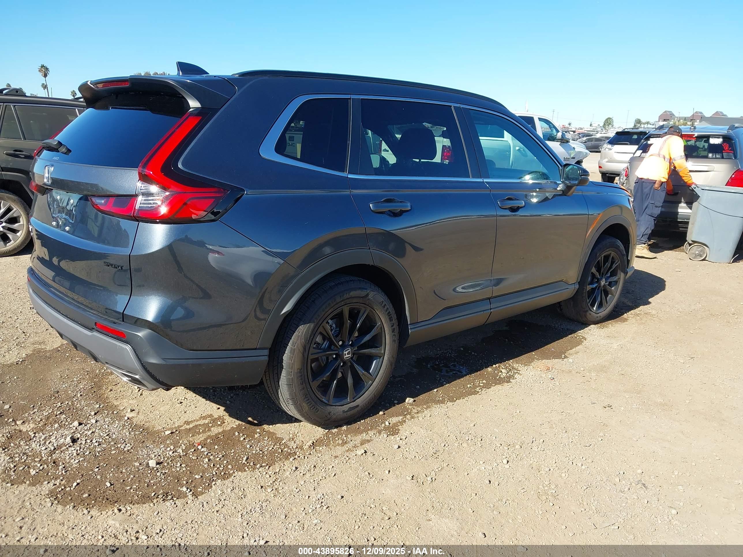 HONDA CR-V image 4