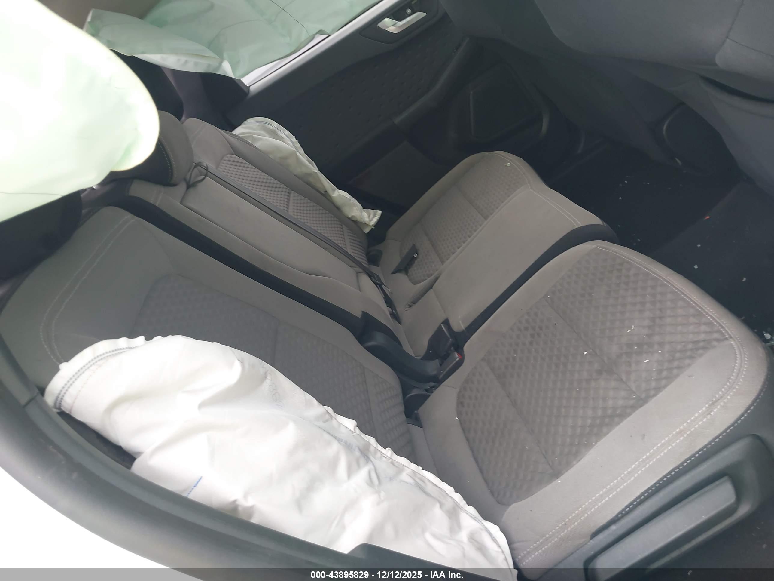 FORD ESCAPE image 8