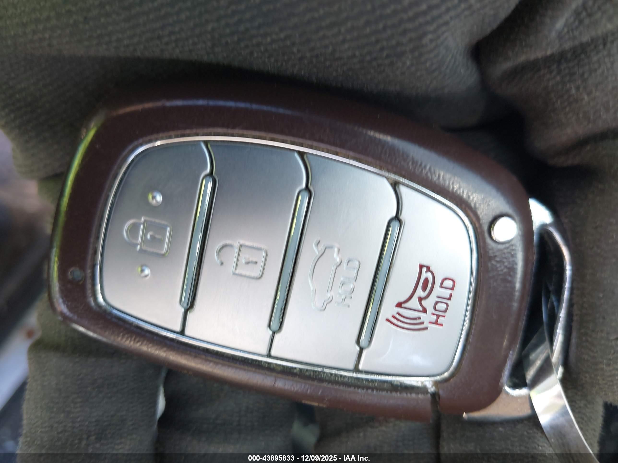 HYUNDAI SONATA image 11