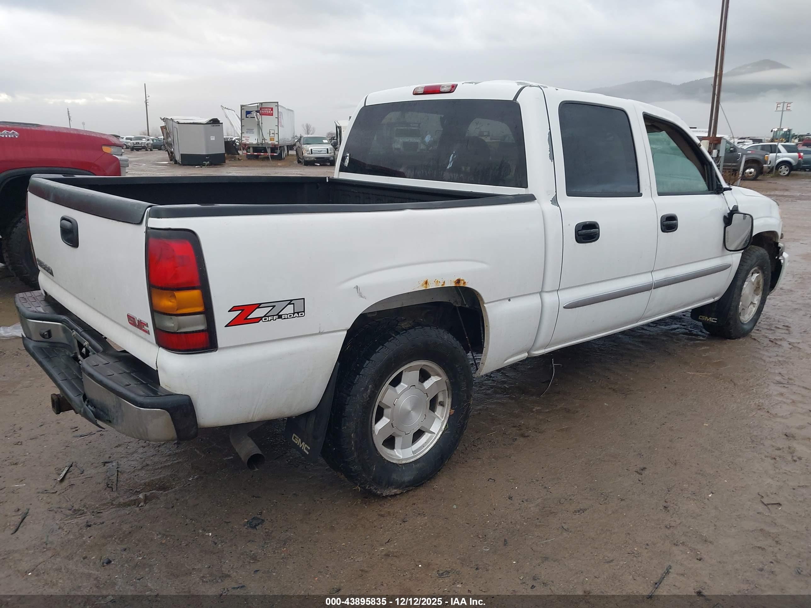 GMC SIERRA image 4