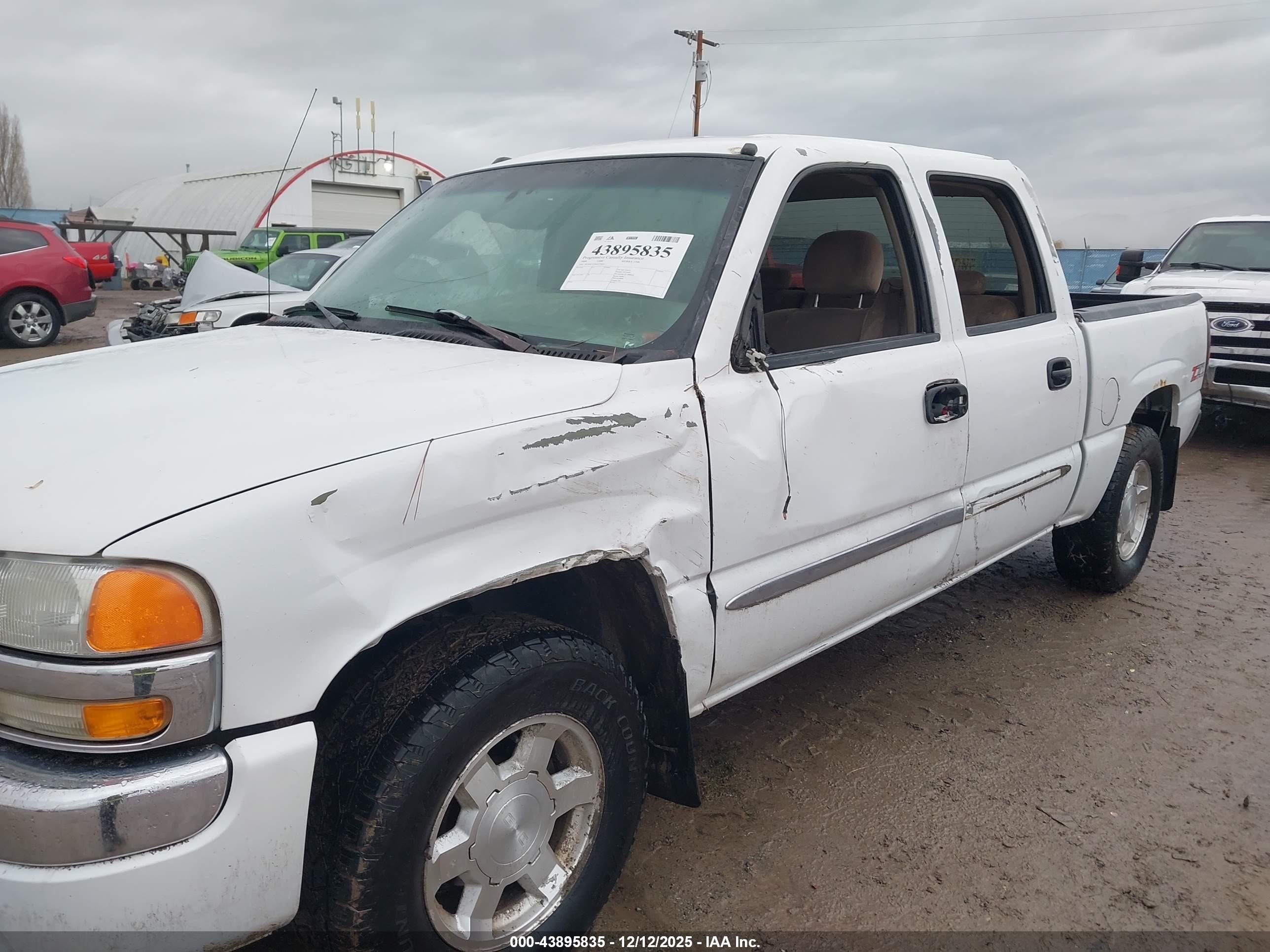 GMC SIERRA image 6