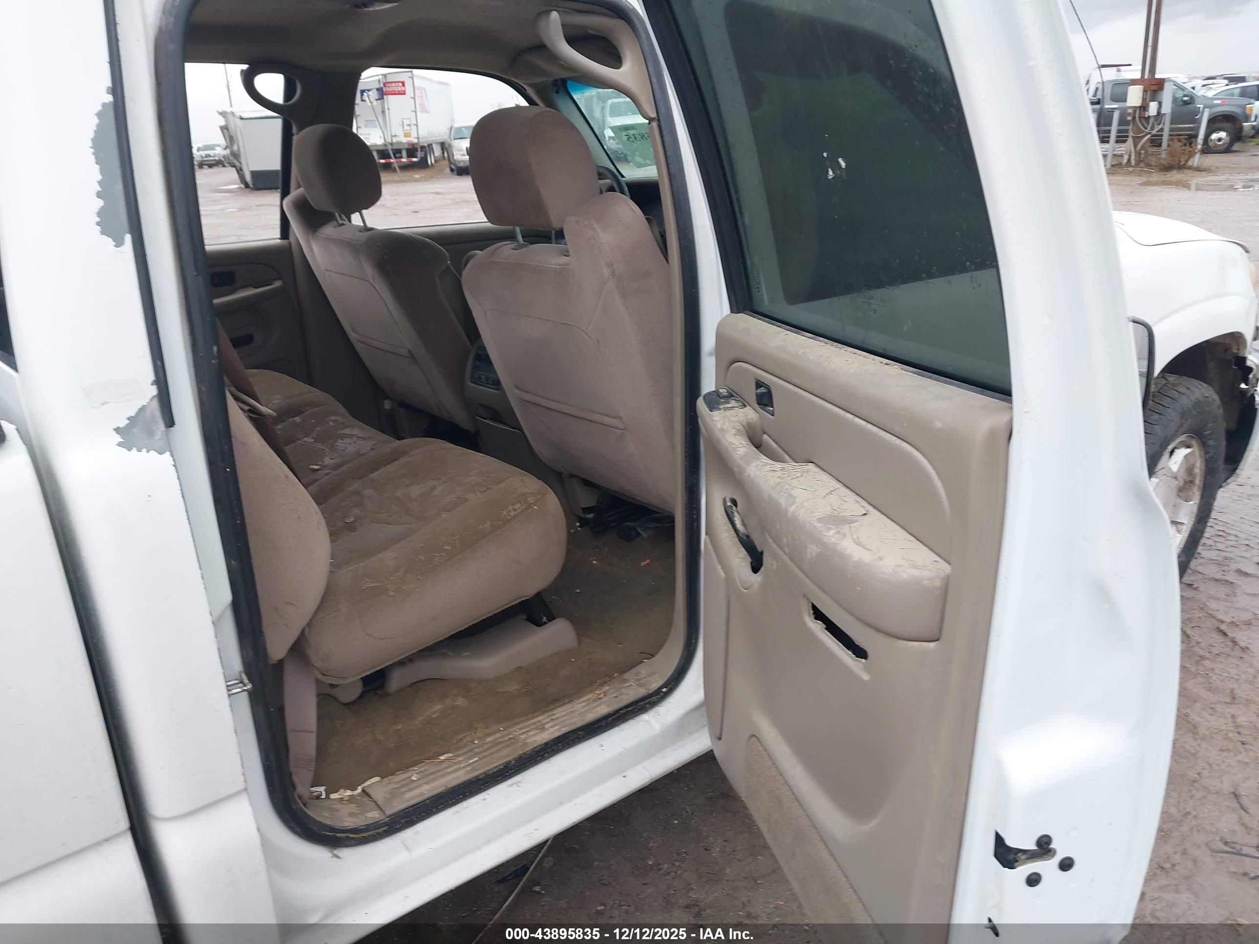 GMC SIERRA image 8