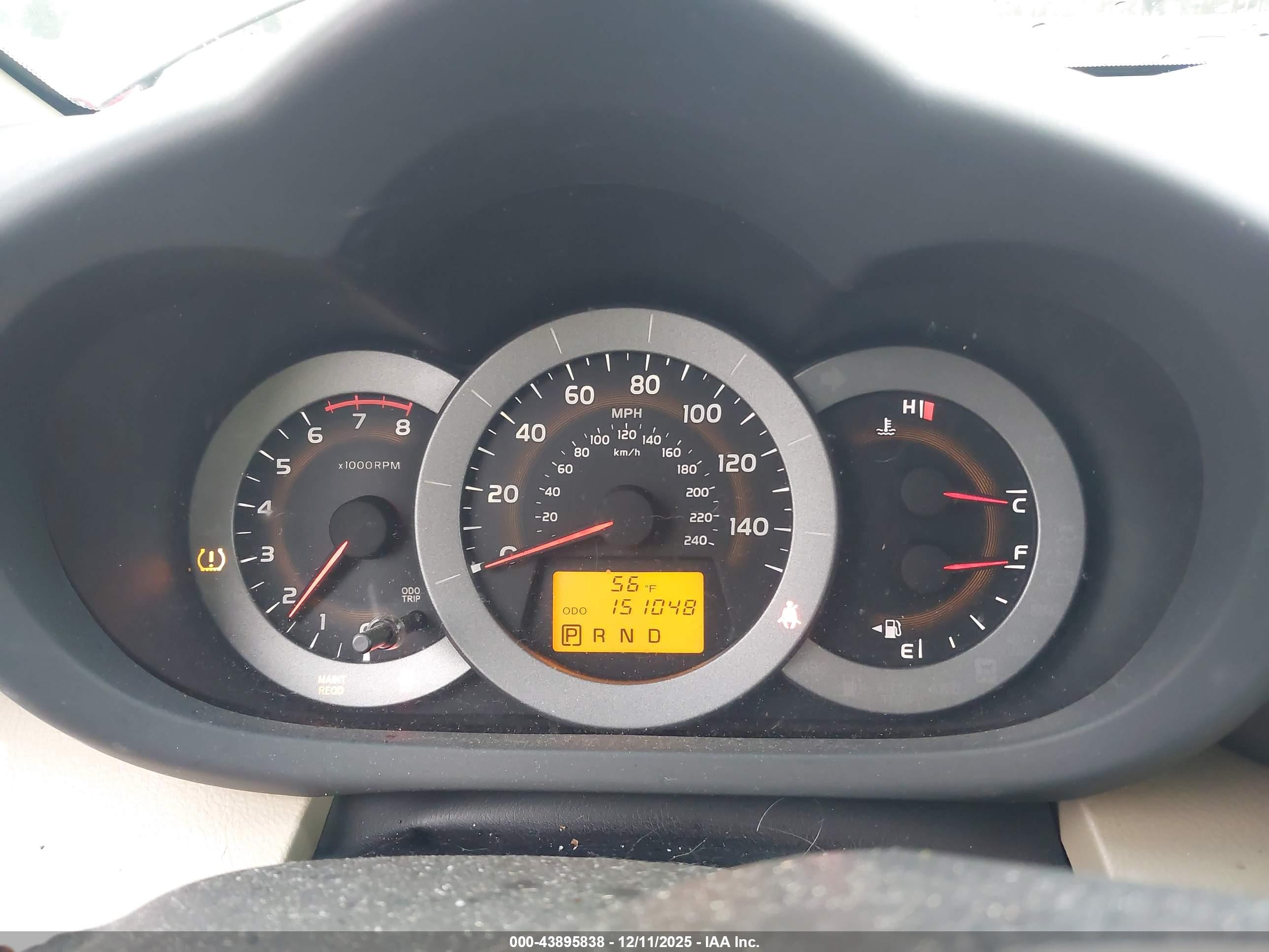 TOYOTA RAV4 image 7