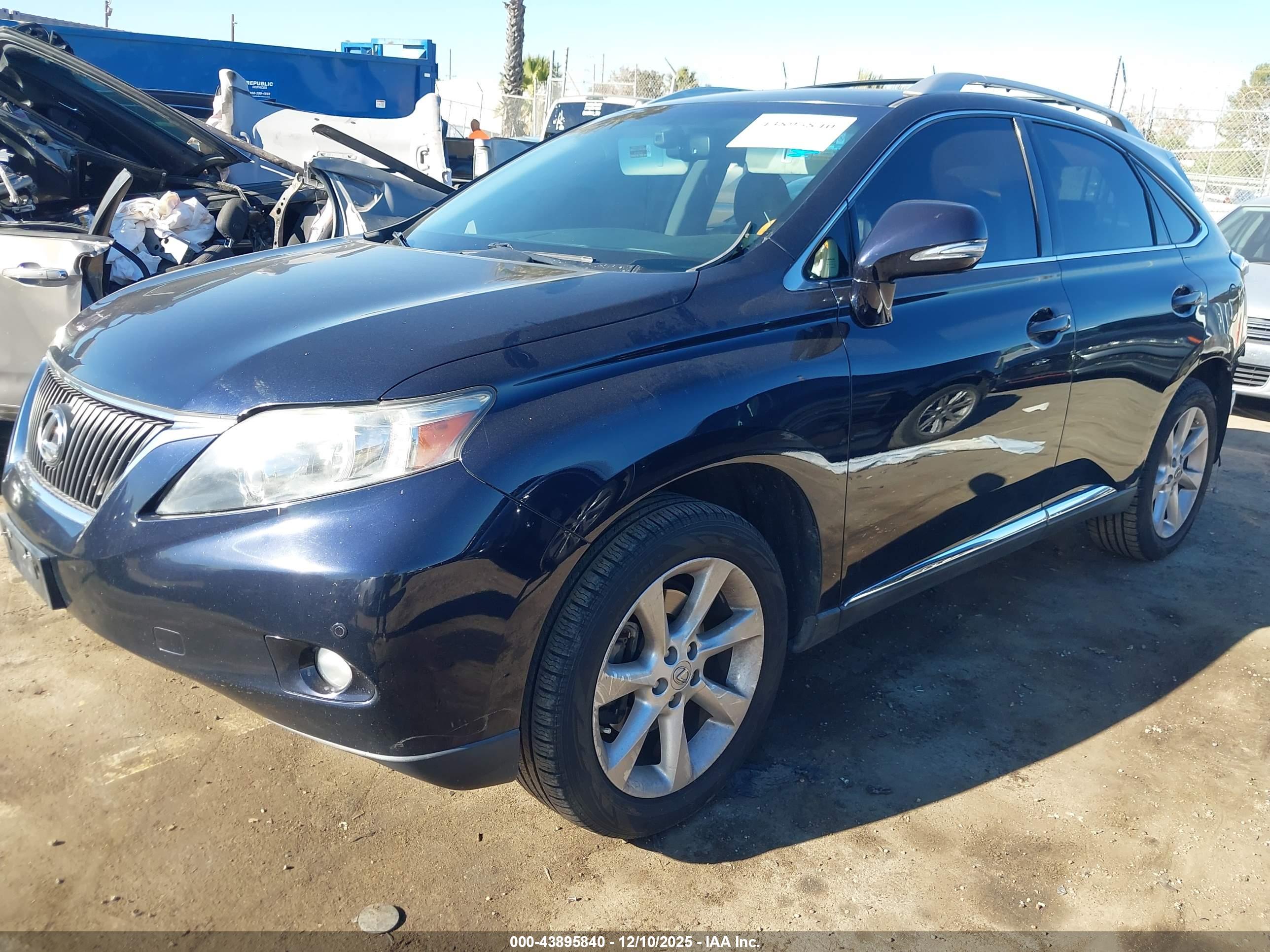 LEXUS RX image 2