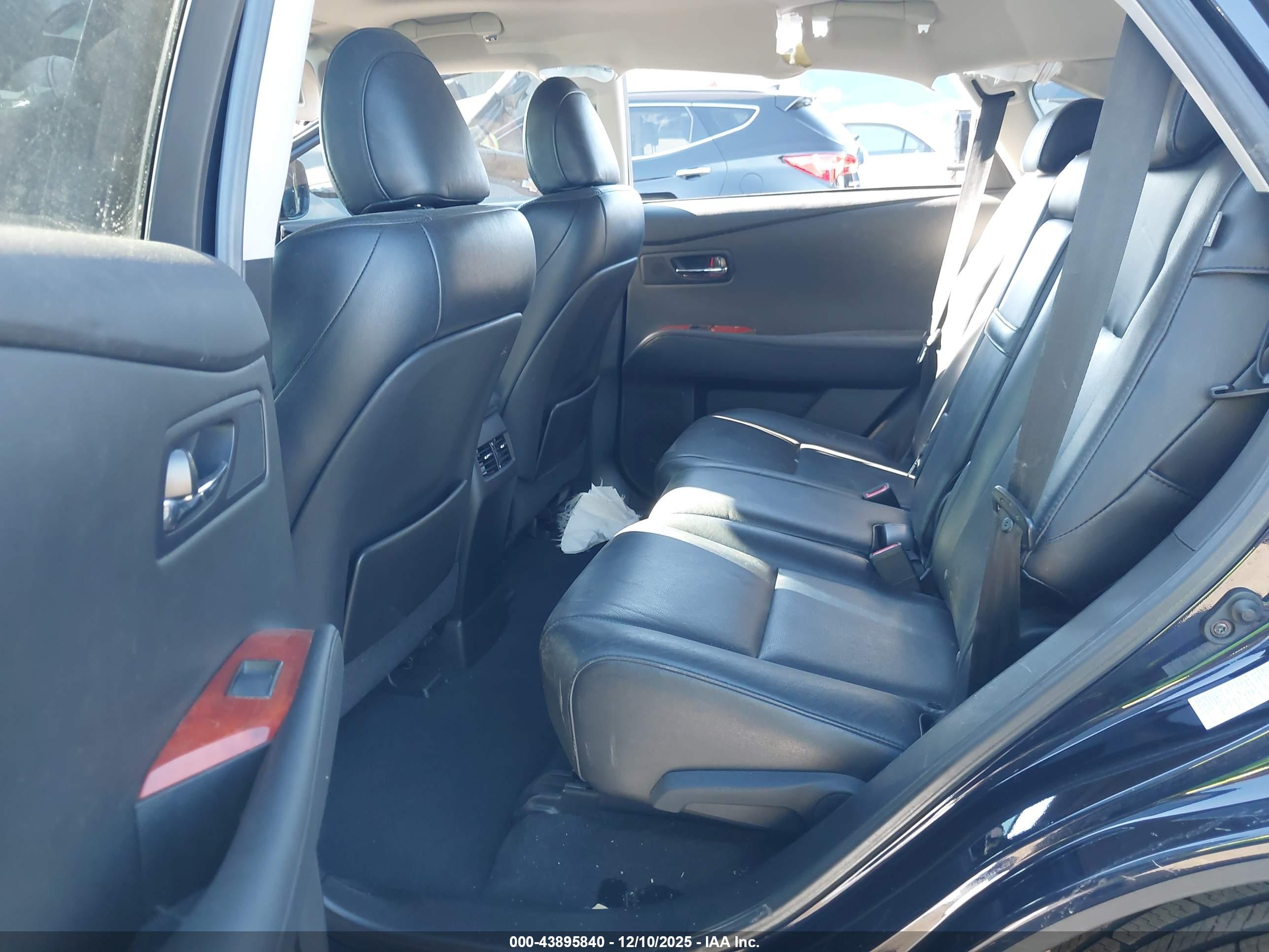 LEXUS RX image 8