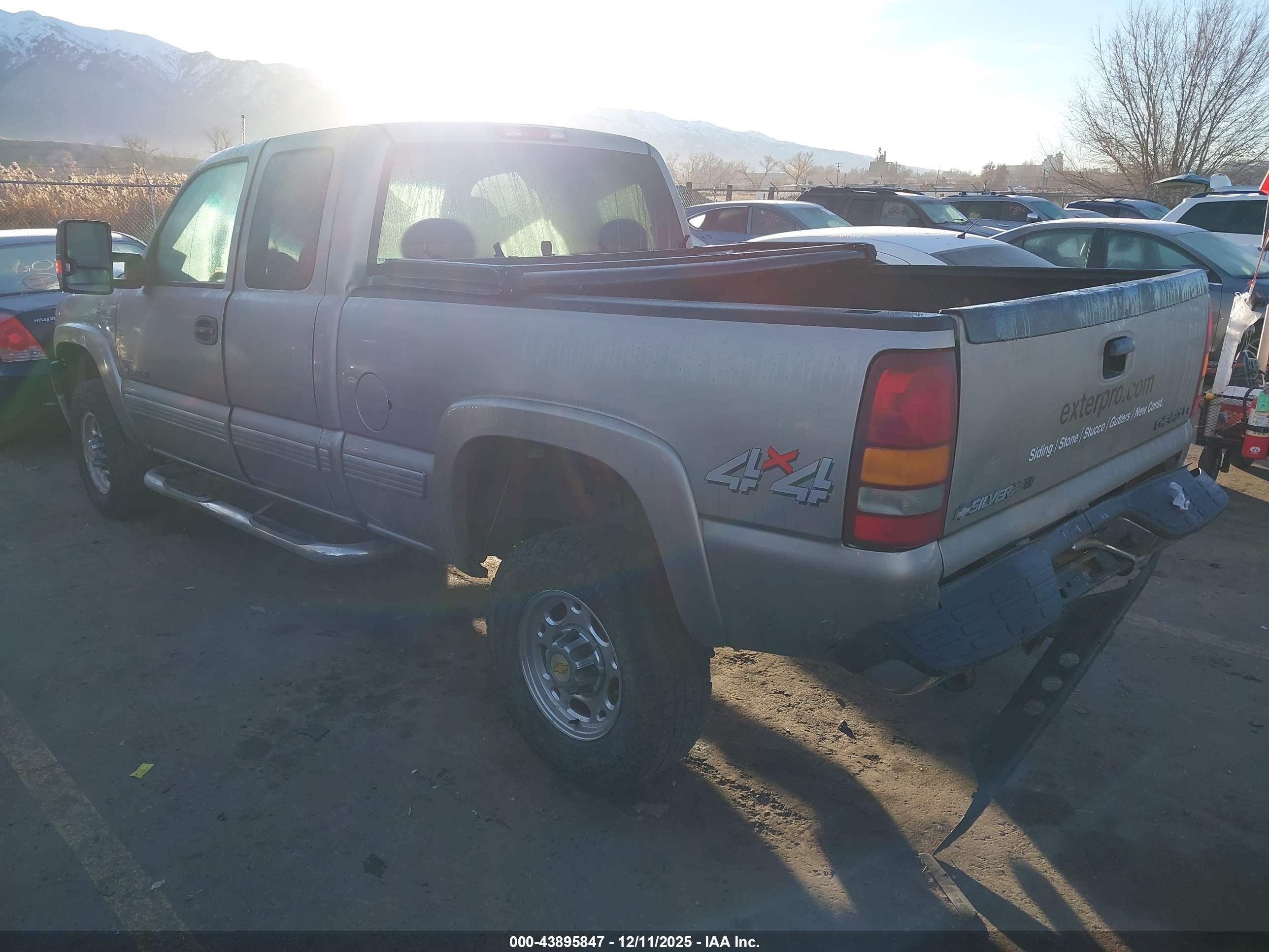 CHEVROLET SILVERADO image 3