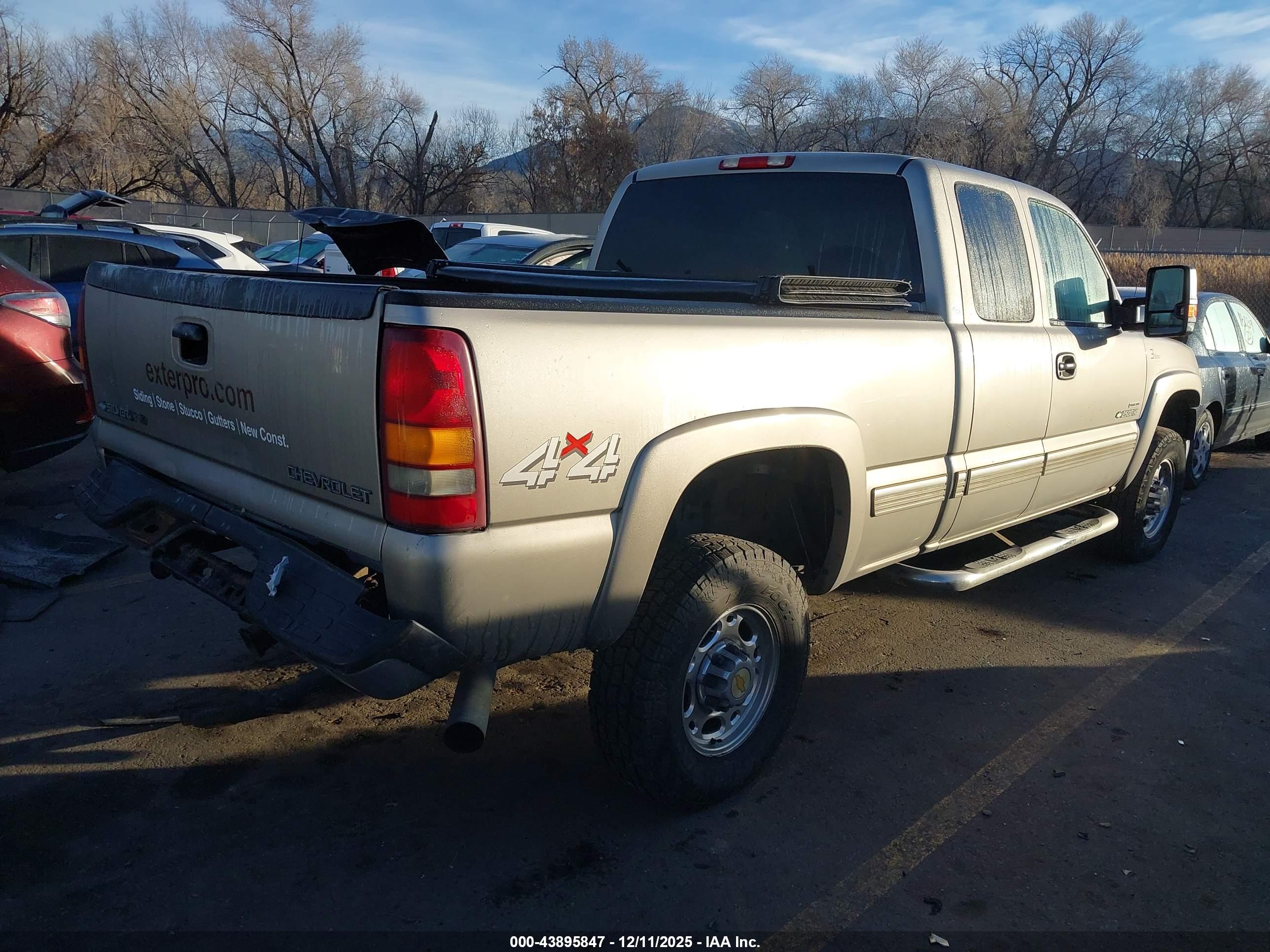 CHEVROLET SILVERADO image 4