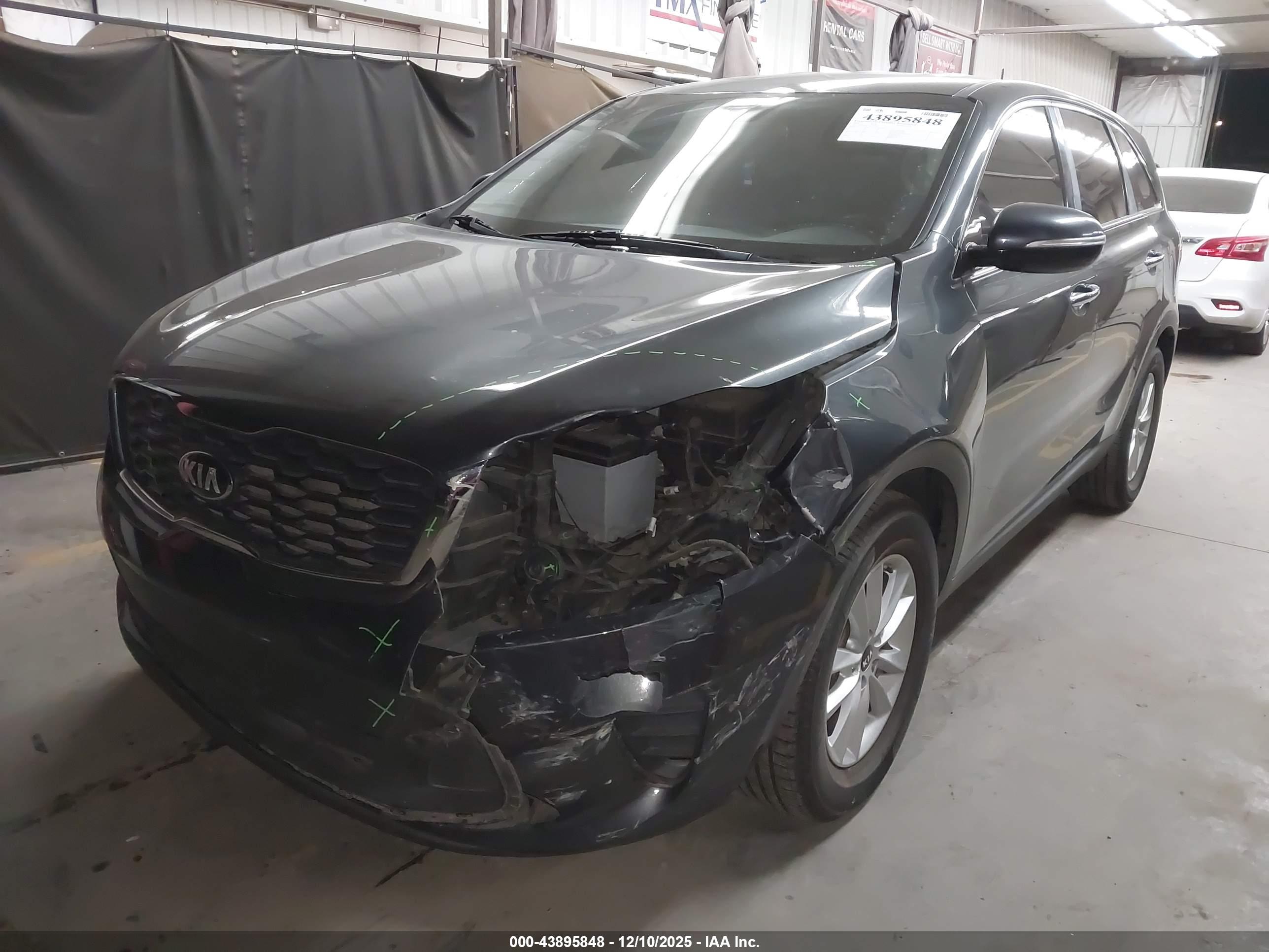KIA SORENTO image 2