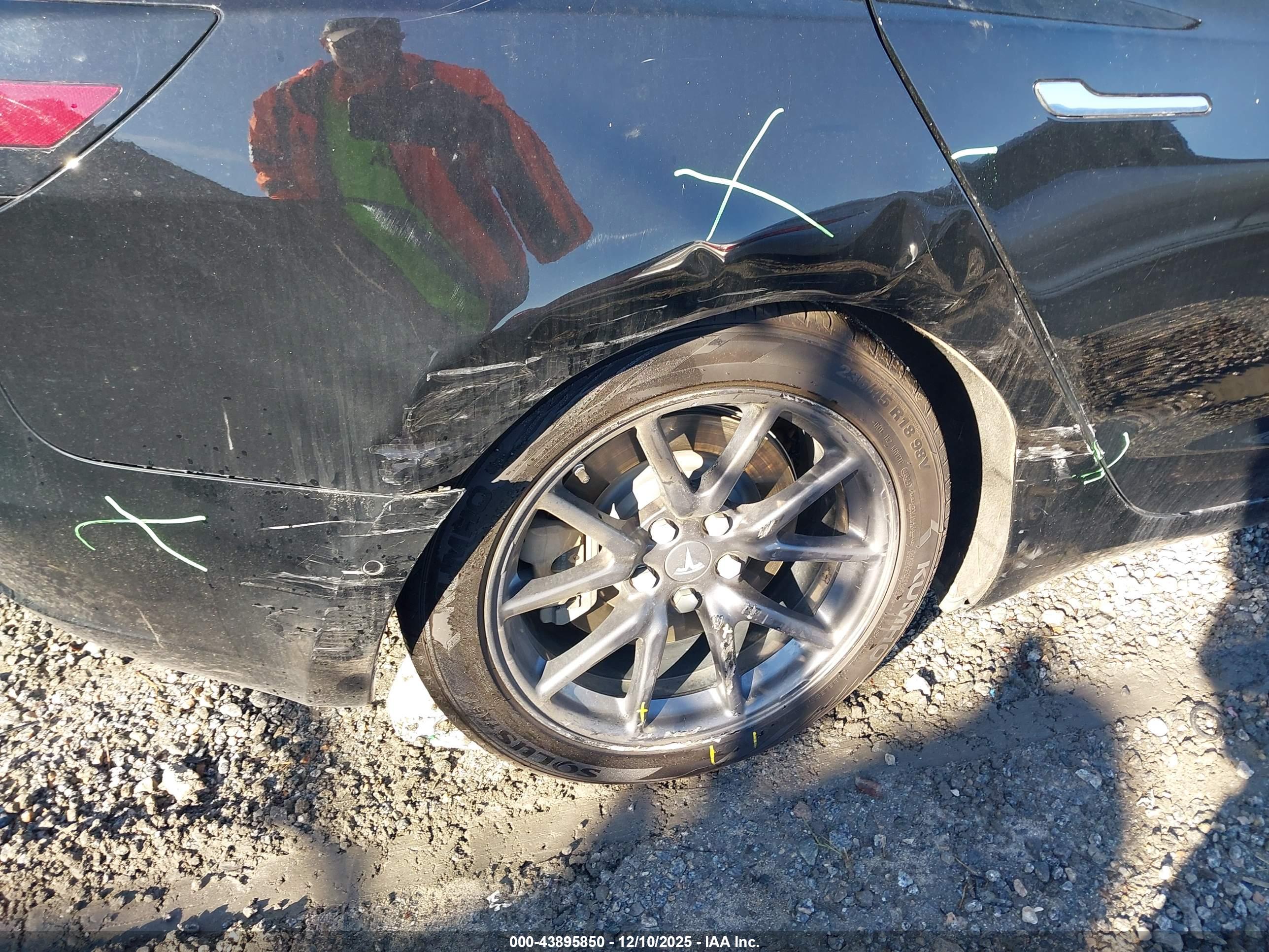 TESLA MODEL image 6