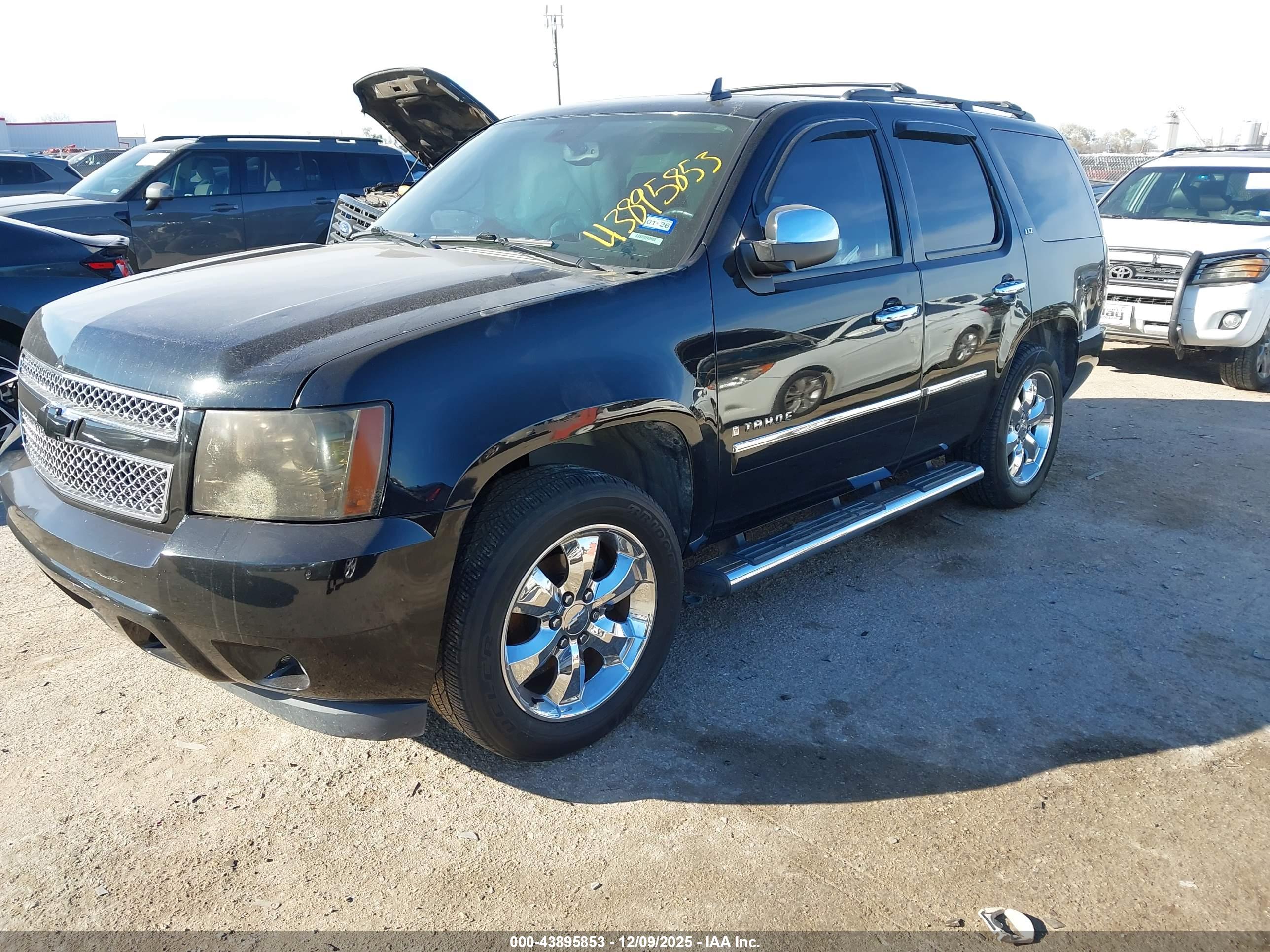CHEVROLET TAHOE image 2