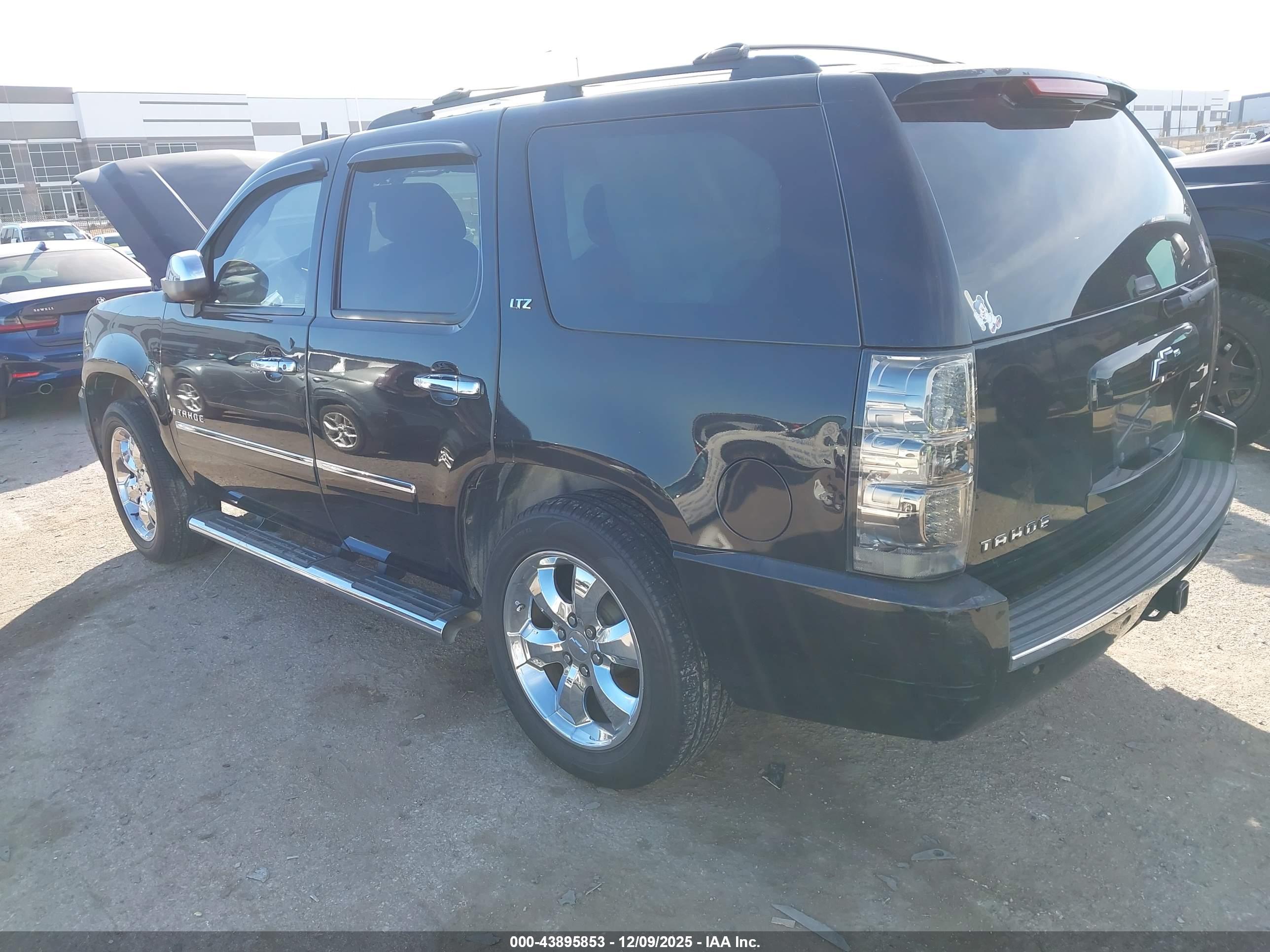 CHEVROLET TAHOE image 3