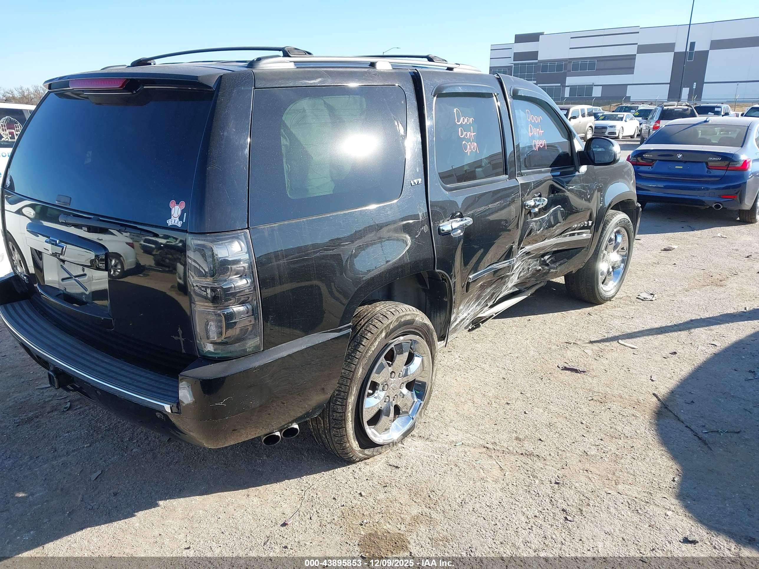 CHEVROLET TAHOE image 4