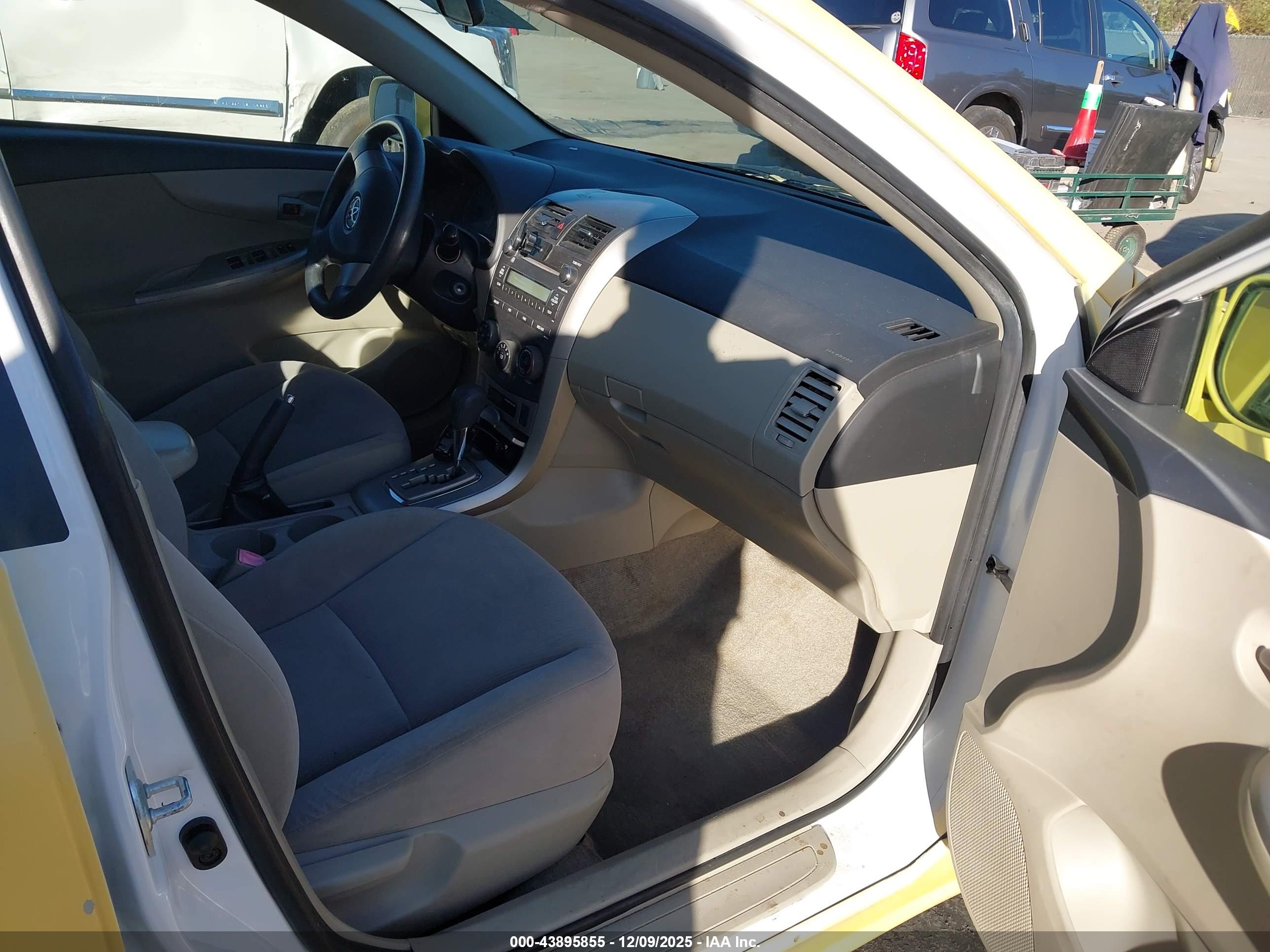 TOYOTA COROLLA image 5