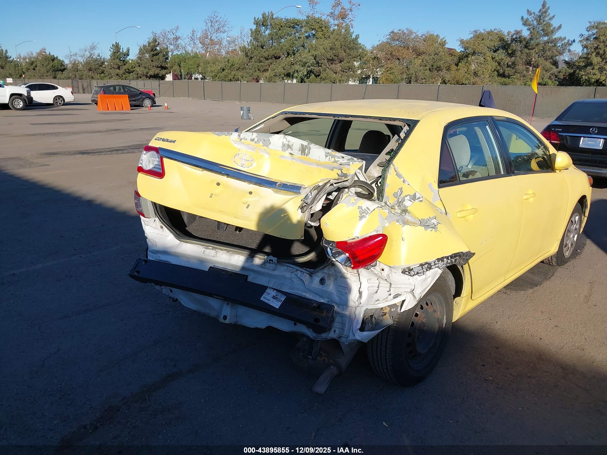 TOYOTA COROLLA image 6
