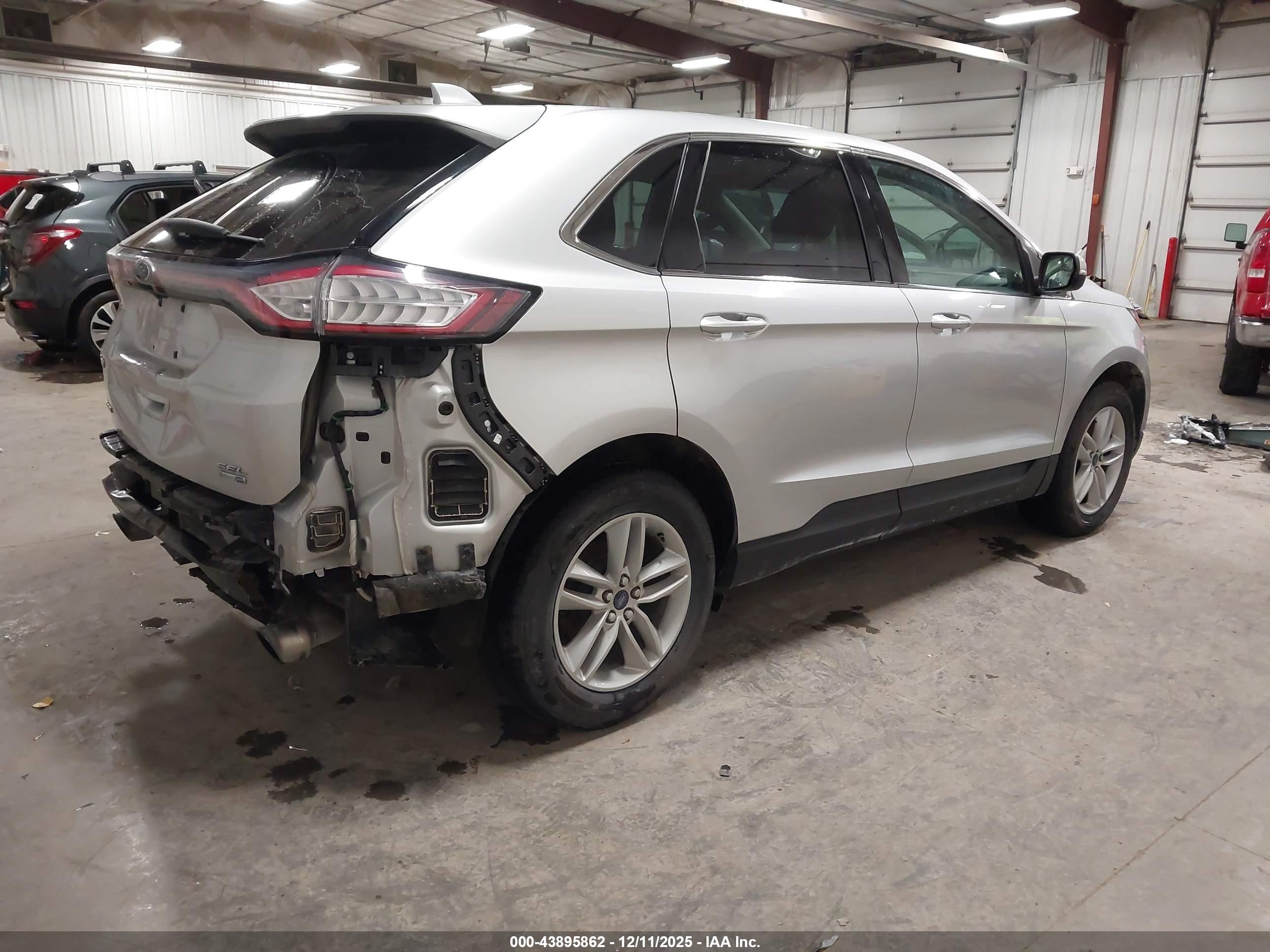 FORD EDGE image 4